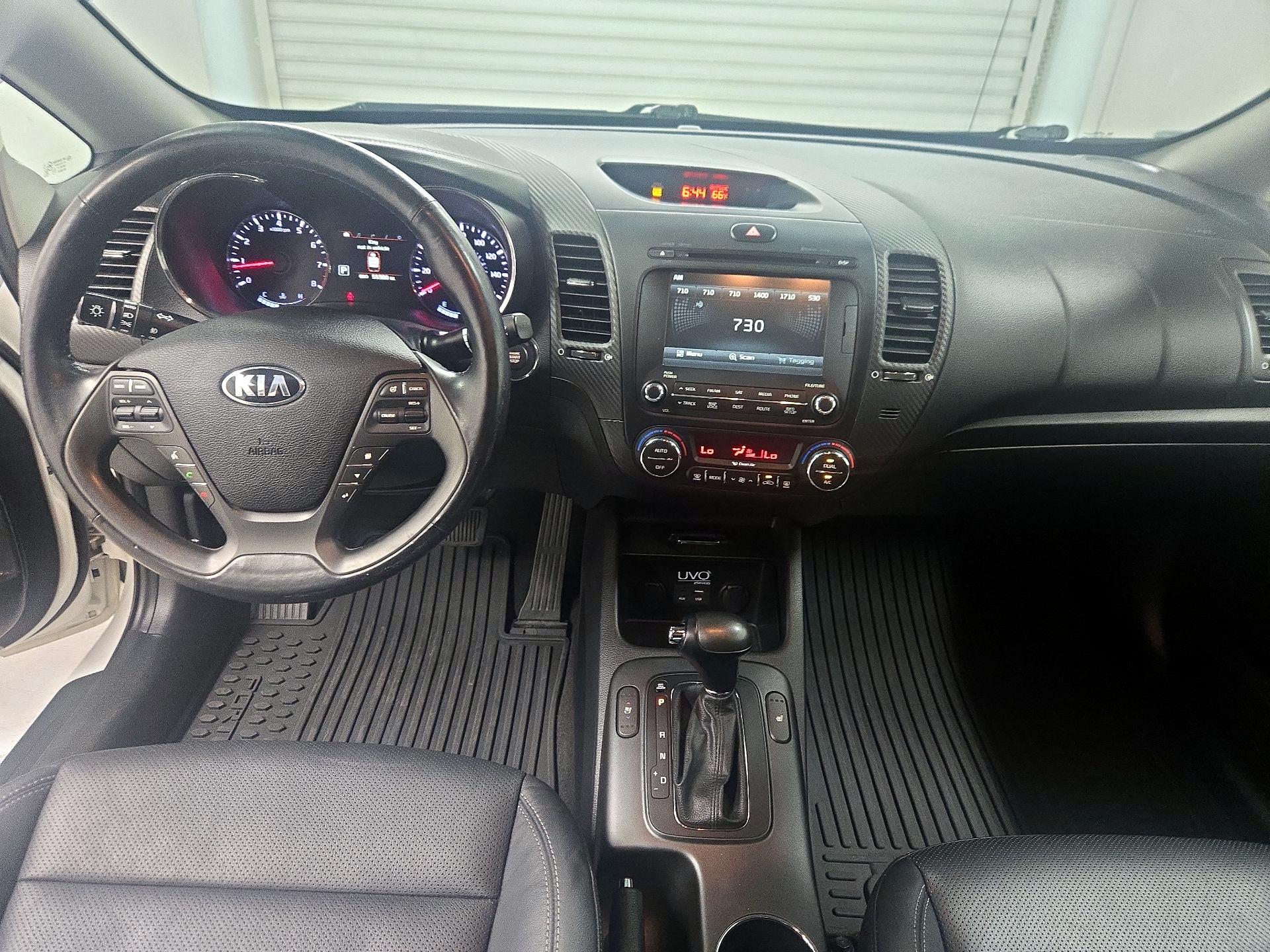 Thumbnail: 2016 Kia Forte - 11