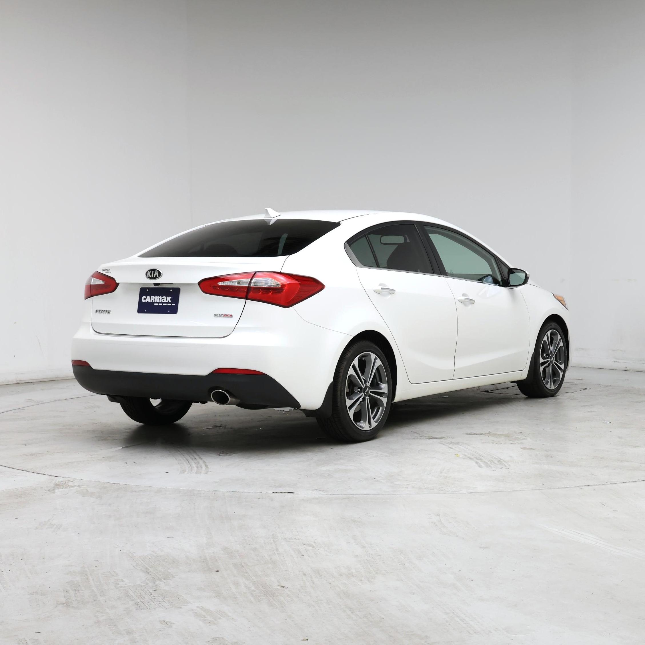 Thumbnail: 2016 Kia Forte - 8