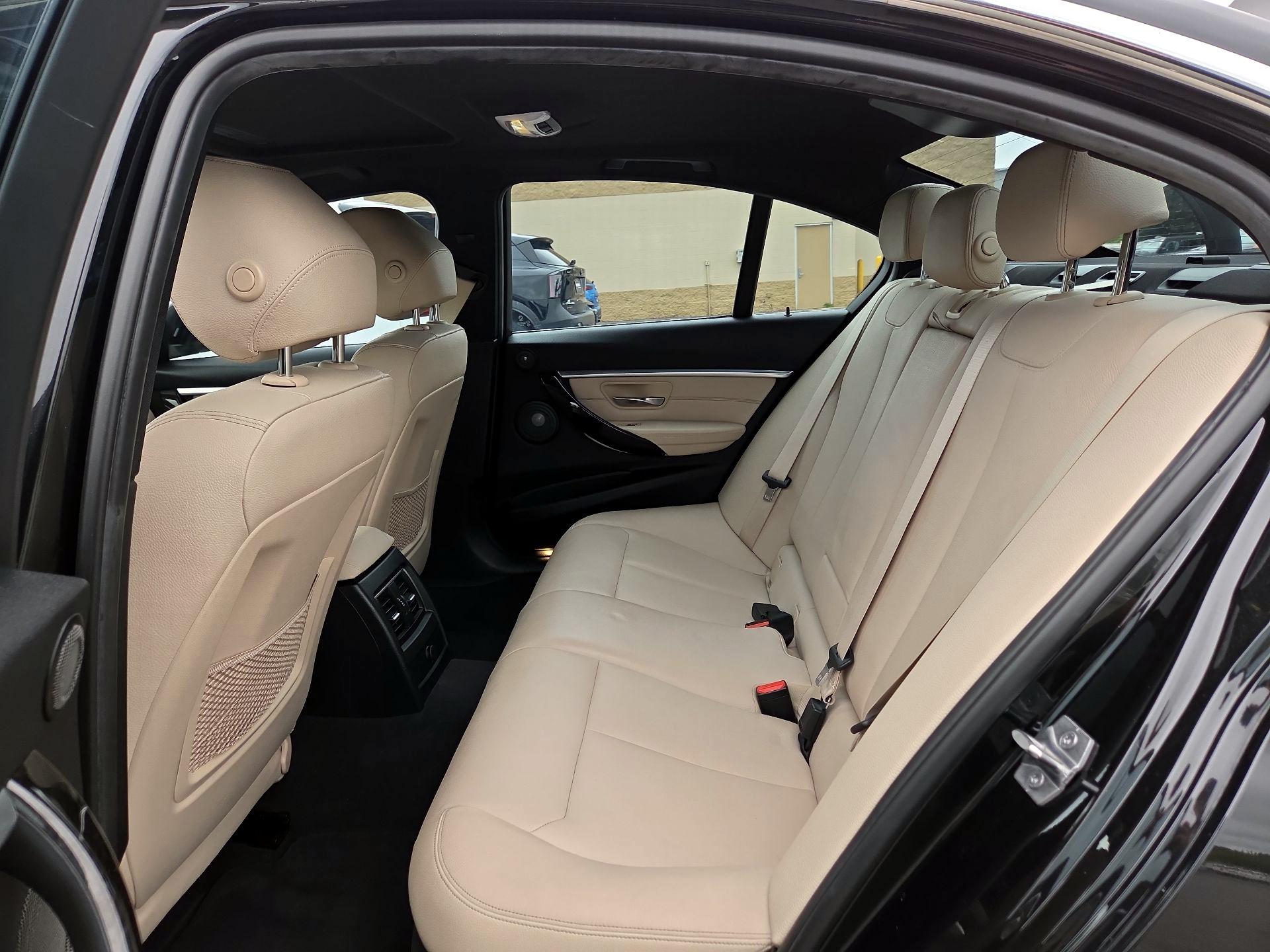 Thumbnail: 2016 BMW 3 Series - 20