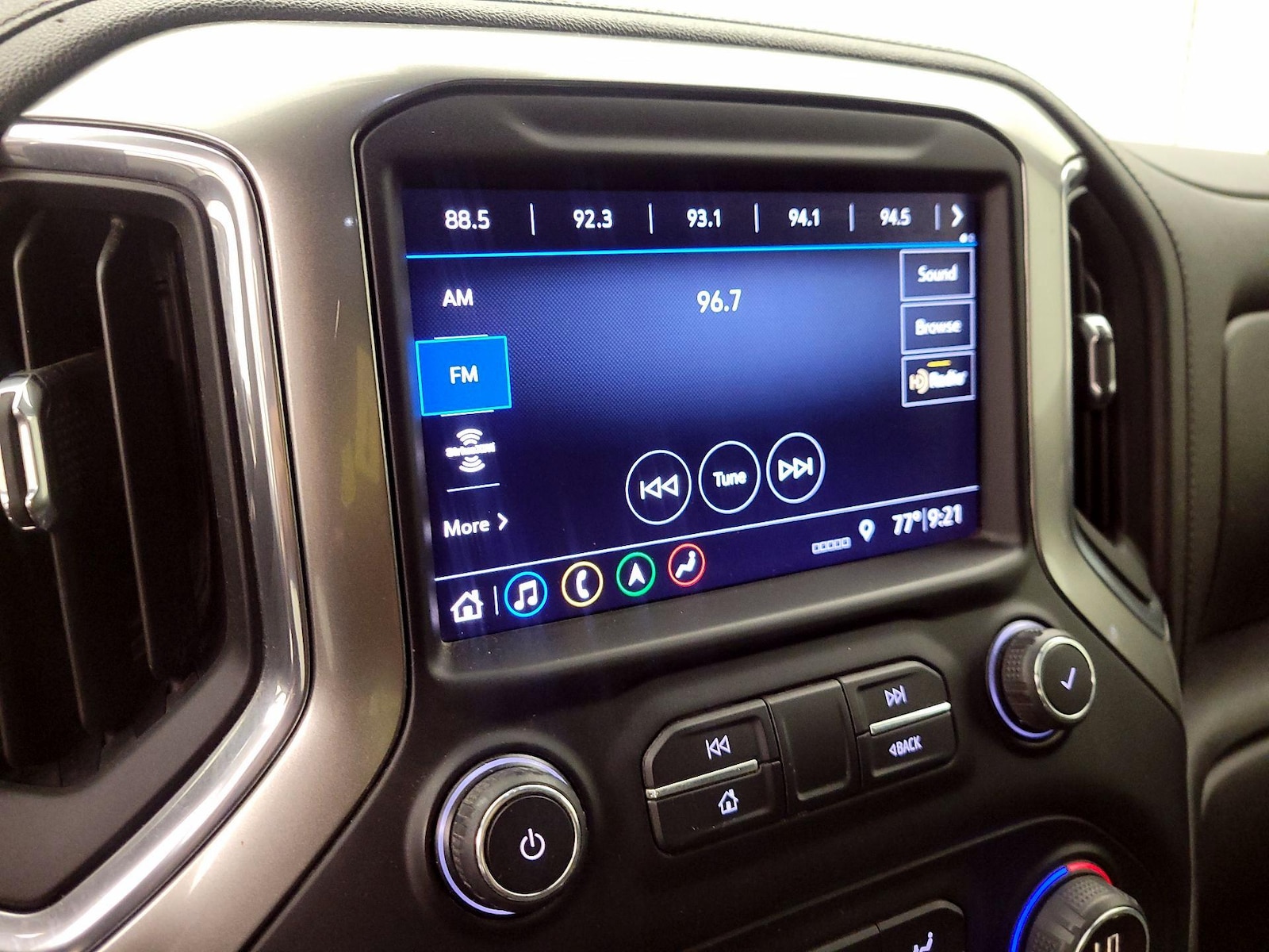 2019 Chevrolet Silverado 1500 LTZ - Photo 17