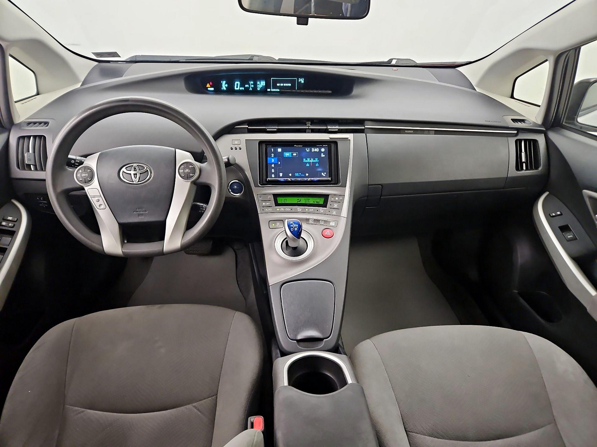 Thumbnail: 2015 Toyota Prius - 9