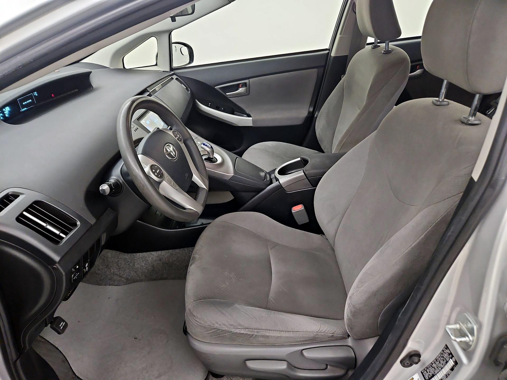 Thumbnail: 2015 Toyota Prius - 11