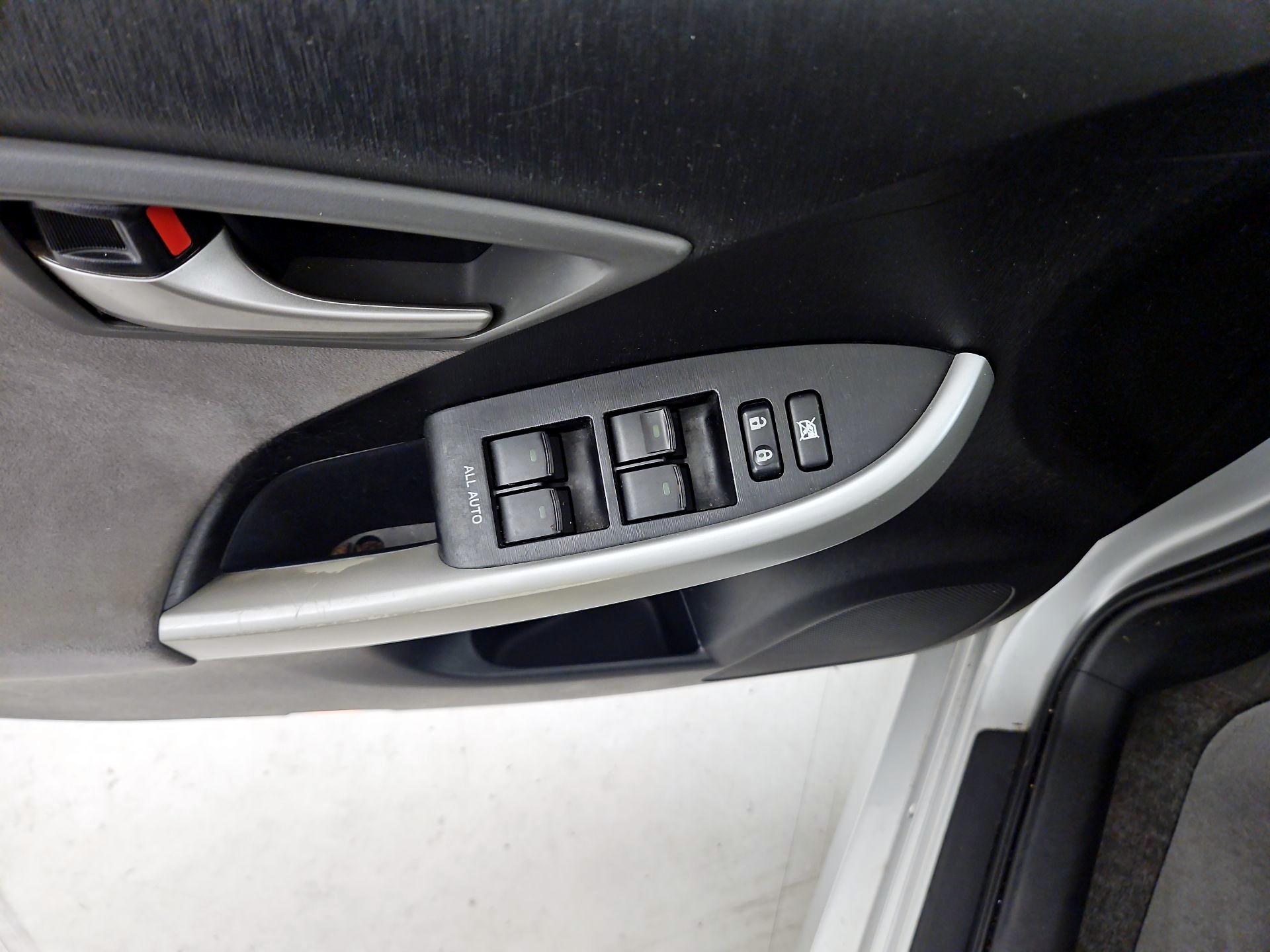 Thumbnail: 2015 Toyota Prius - 12
