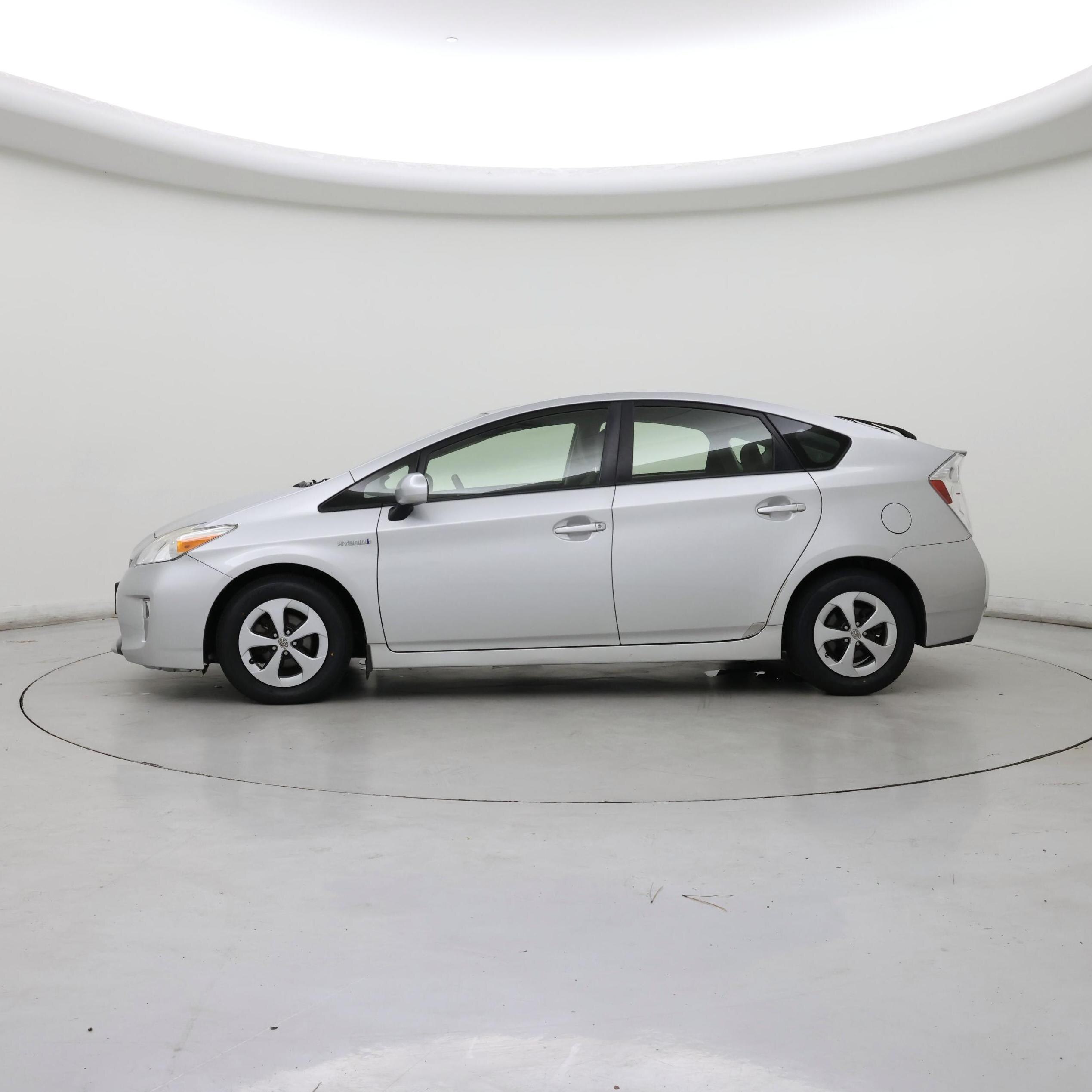 Thumbnail: 2015 Toyota Prius - 3