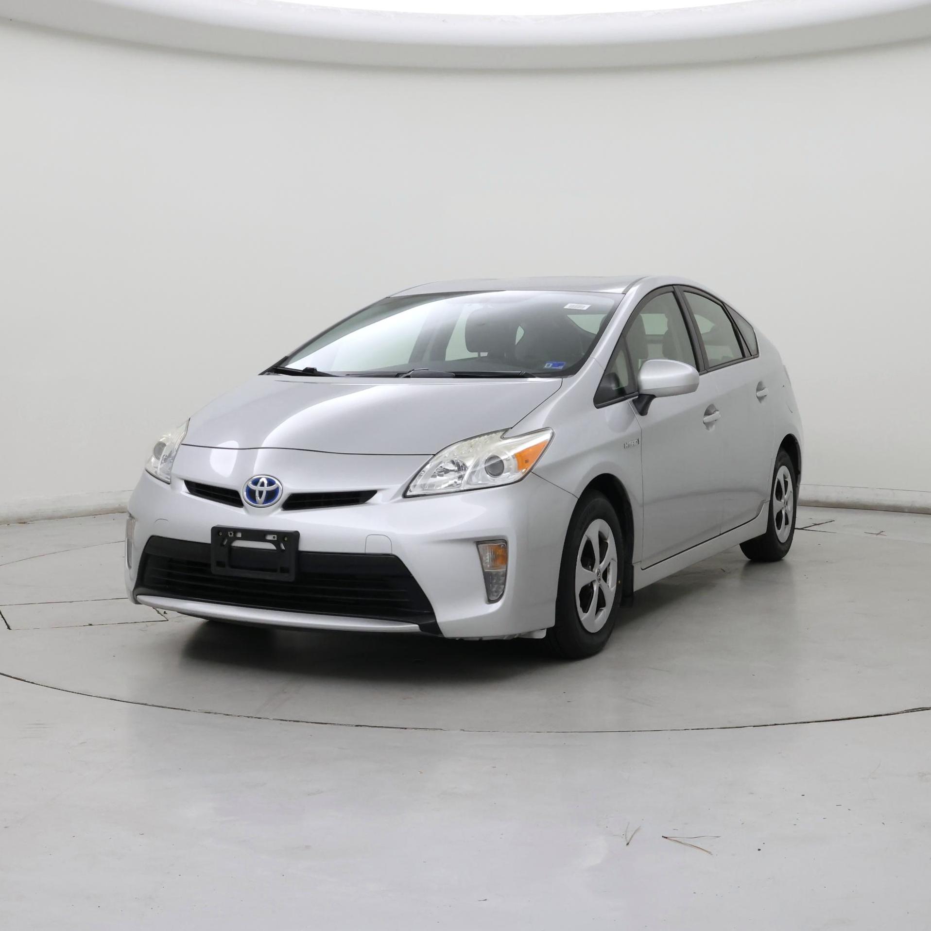 Thumbnail: 2015 Toyota Prius - 4