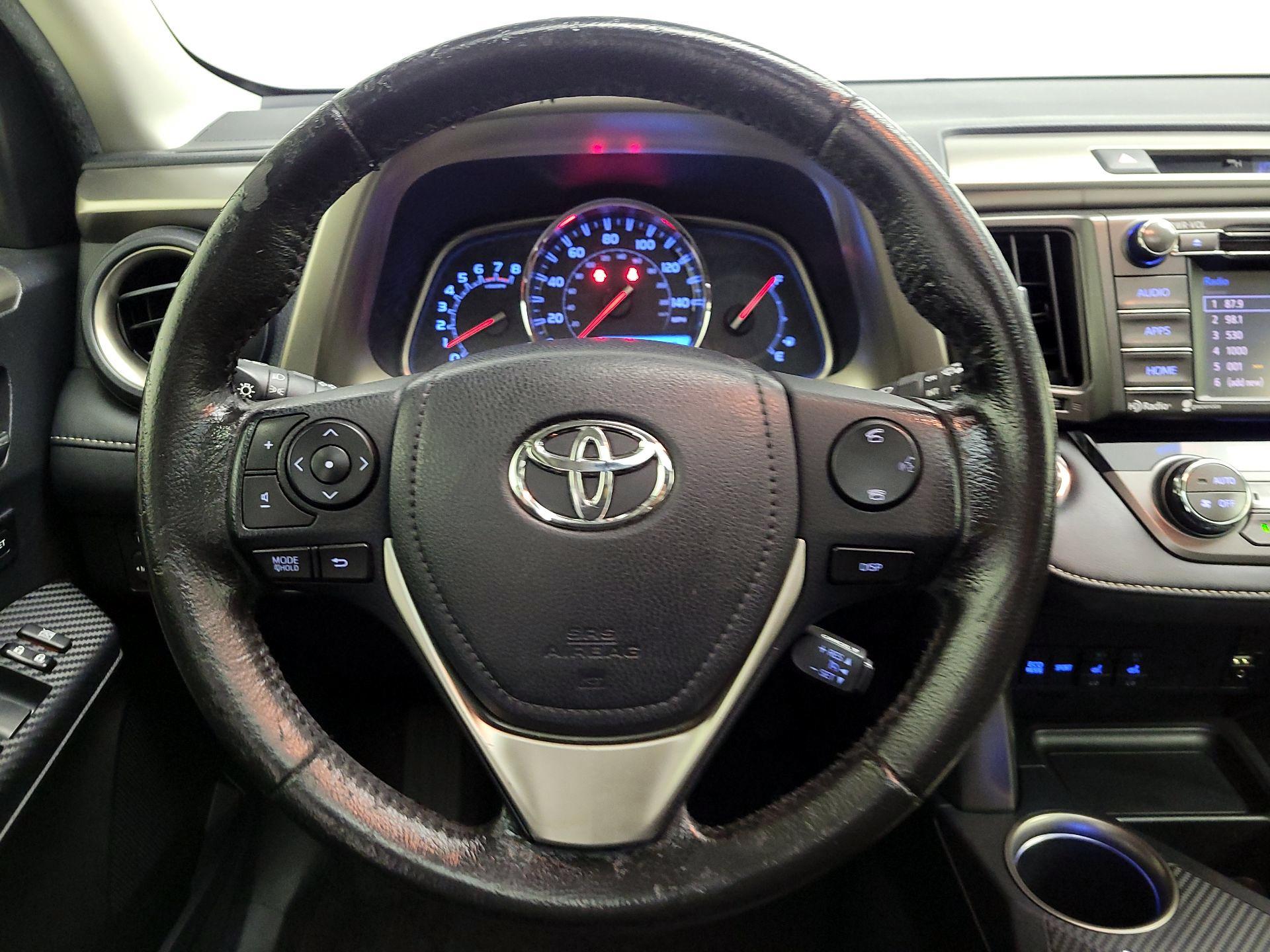 Thumbnail: 2015 Toyota RAV4 - 10