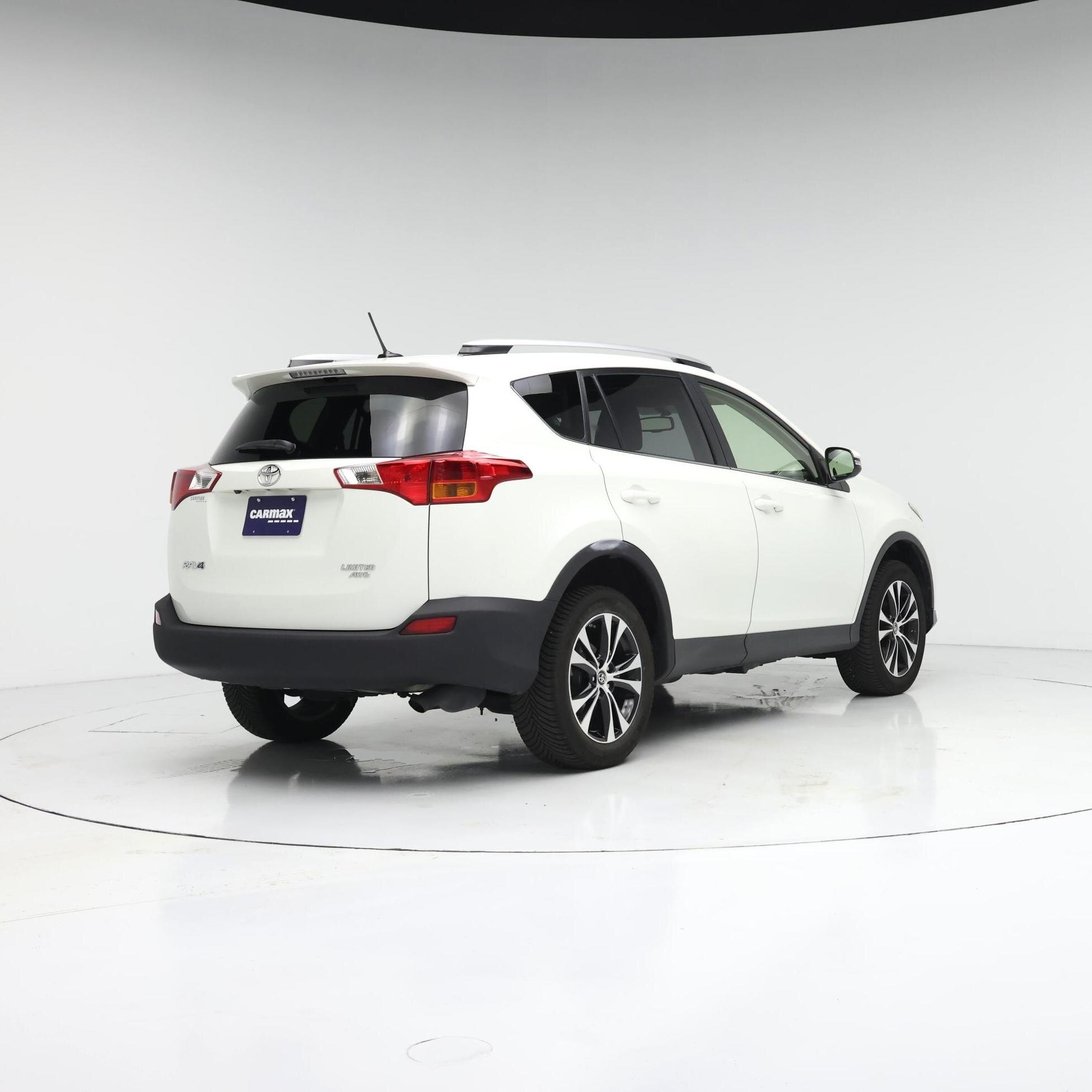 Thumbnail: 2015 Toyota RAV4 - 8