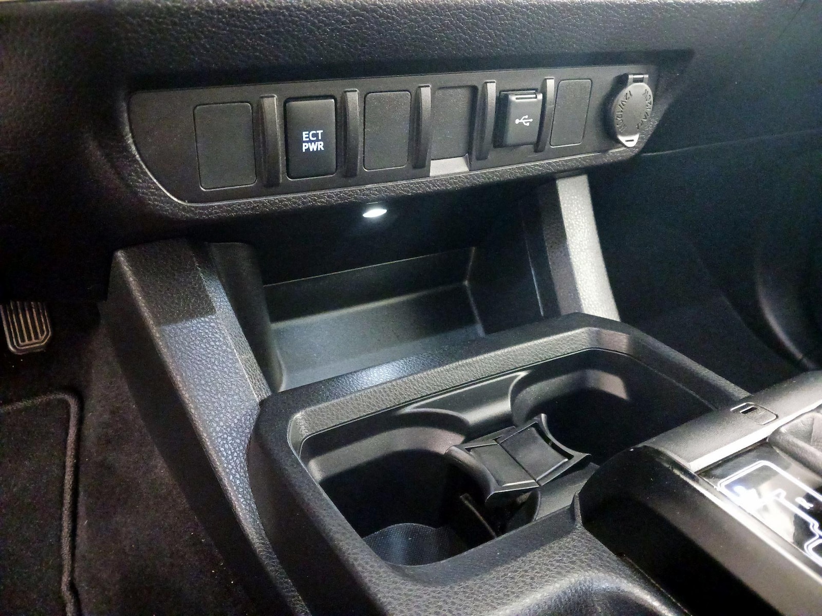 2022 Toyota Tacoma SR - Photo 19