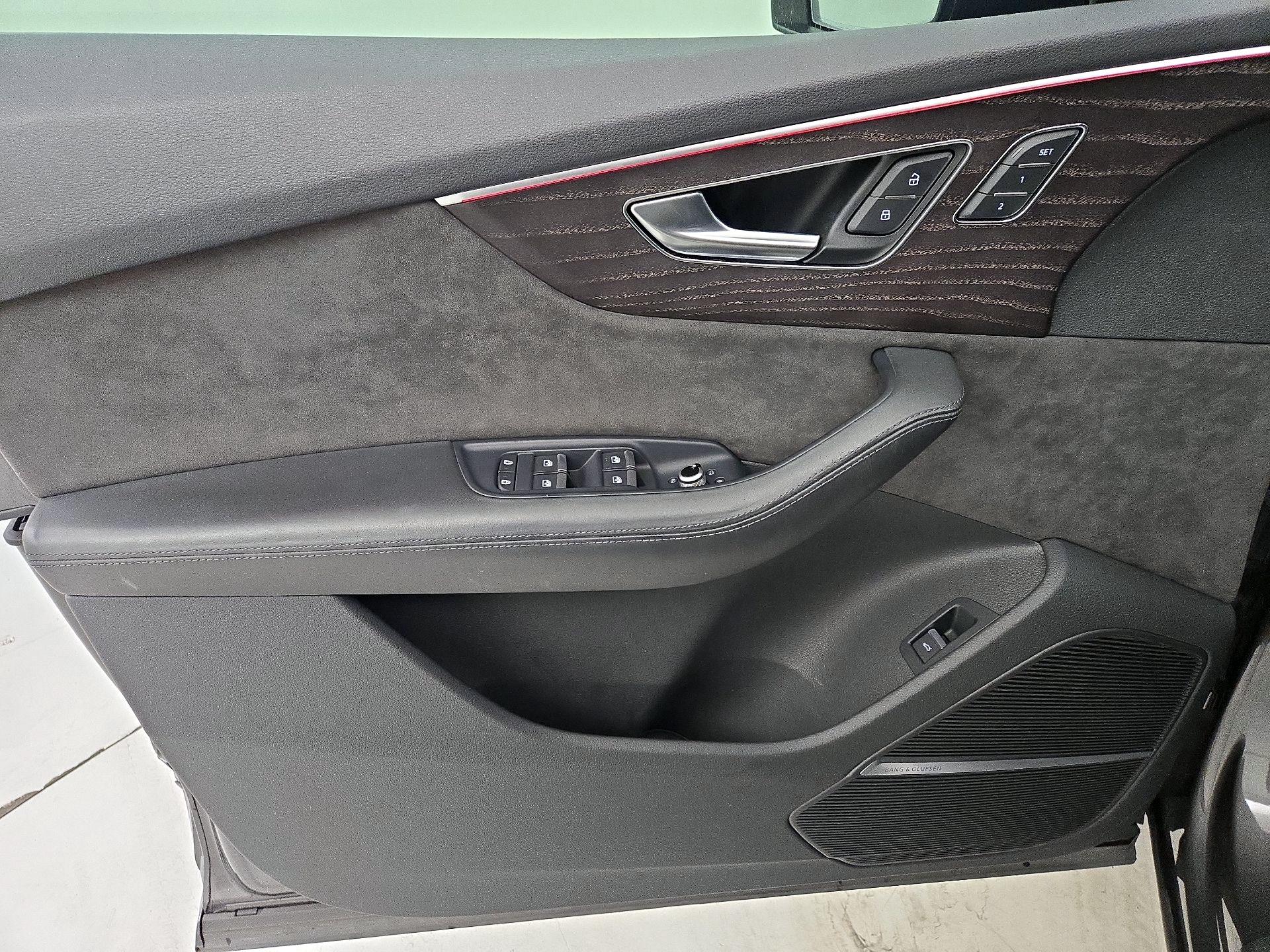Thumbnail: 2021 Audi Q7 - 12