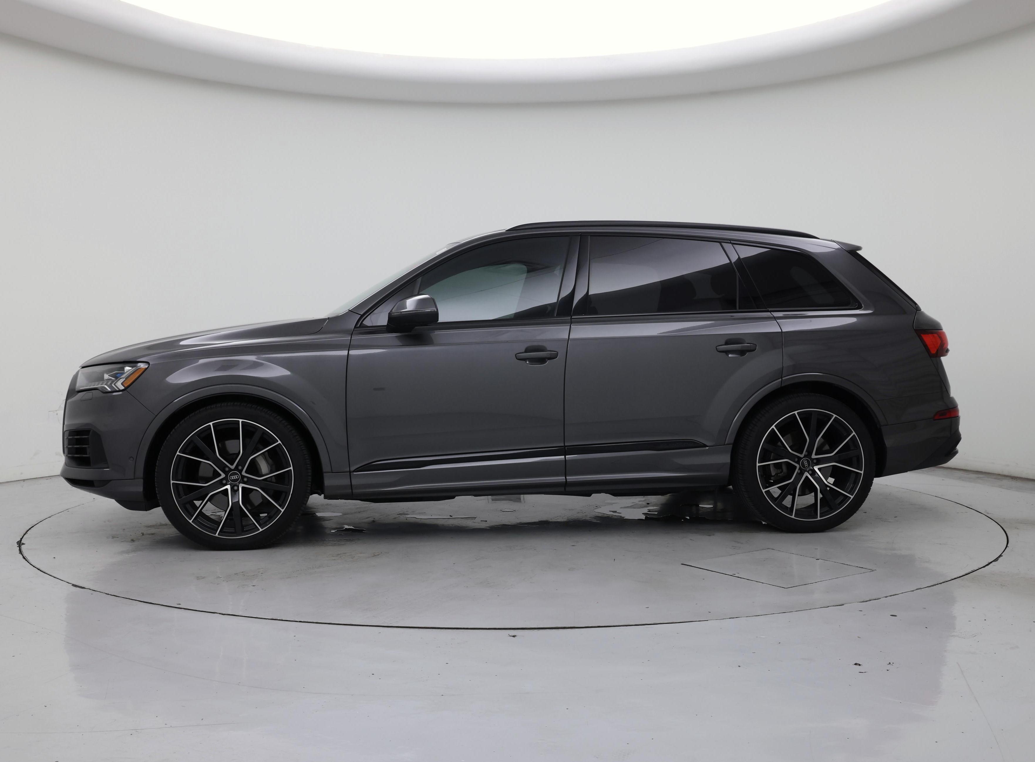 Thumbnail: 2021 Audi Q7 - 3