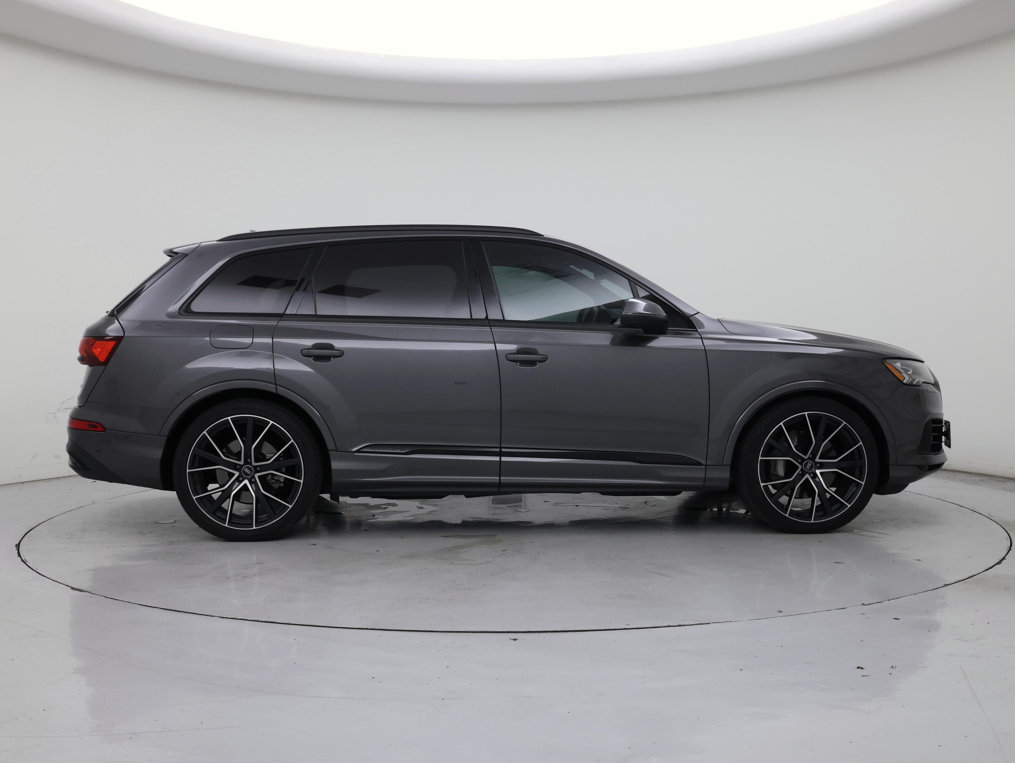 Thumbnail: 2021 Audi Q7 - 7