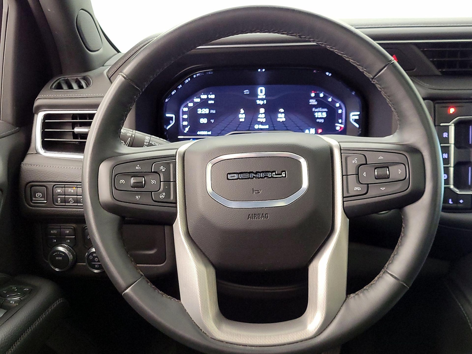2024 GMC Yukon Denali - Photo 11