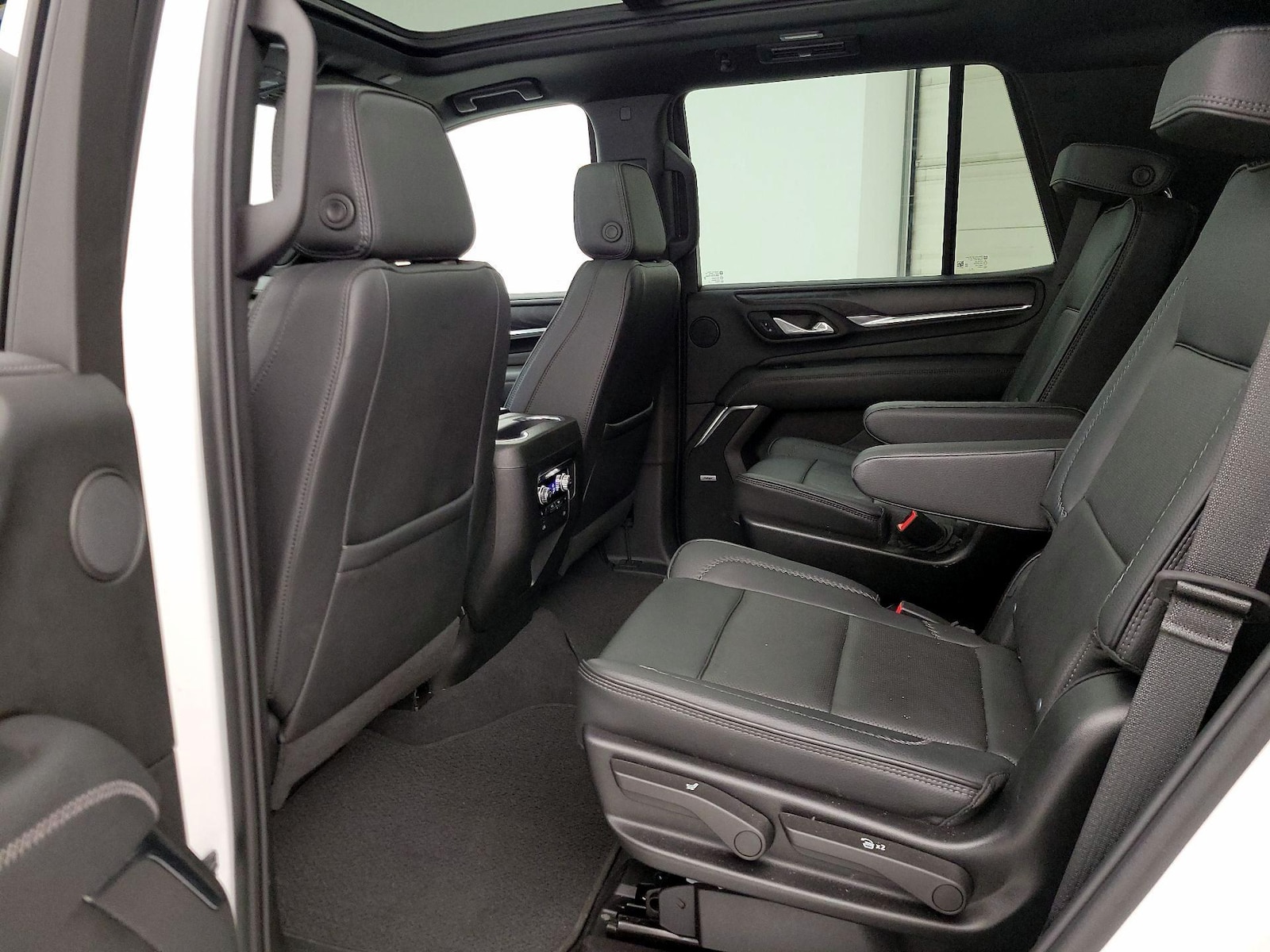 2024 GMC Yukon Denali - Photo 22