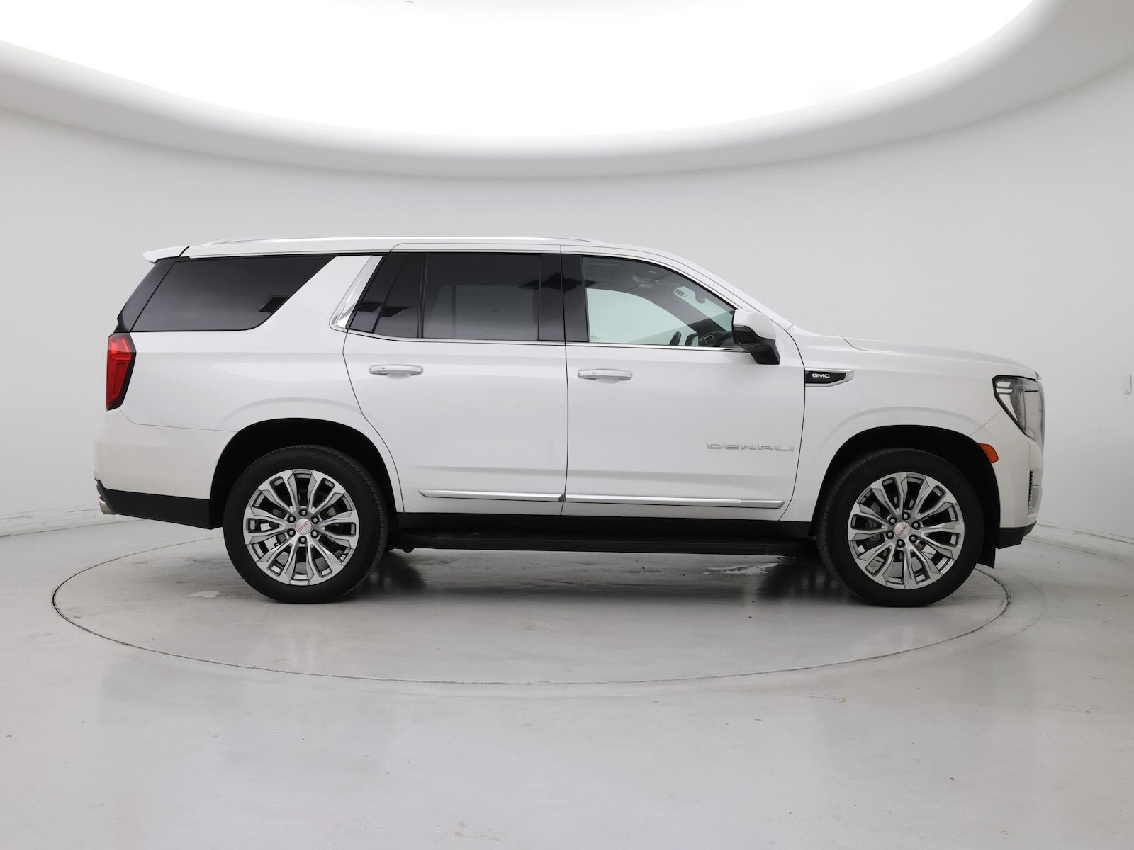 2024 GMC Yukon Denali - Photo 8