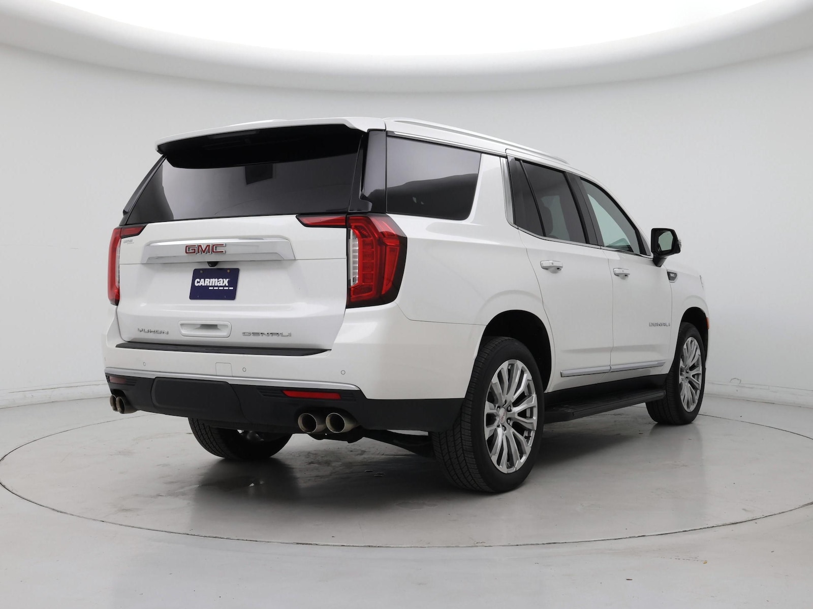 2024 GMC Yukon Denali - Photo 9