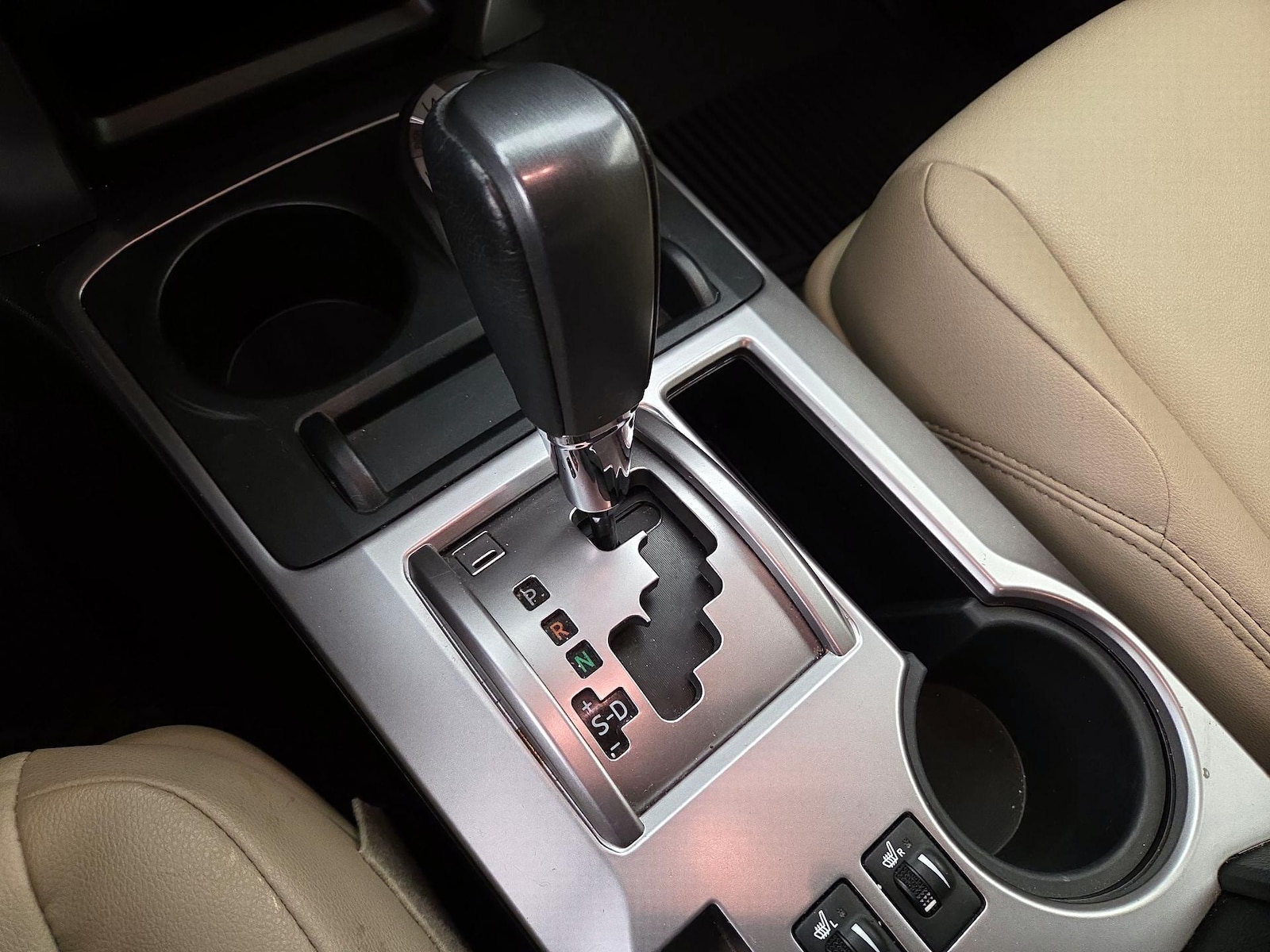 2018 Toyota 4Runner SR5 Premium - Photo 16