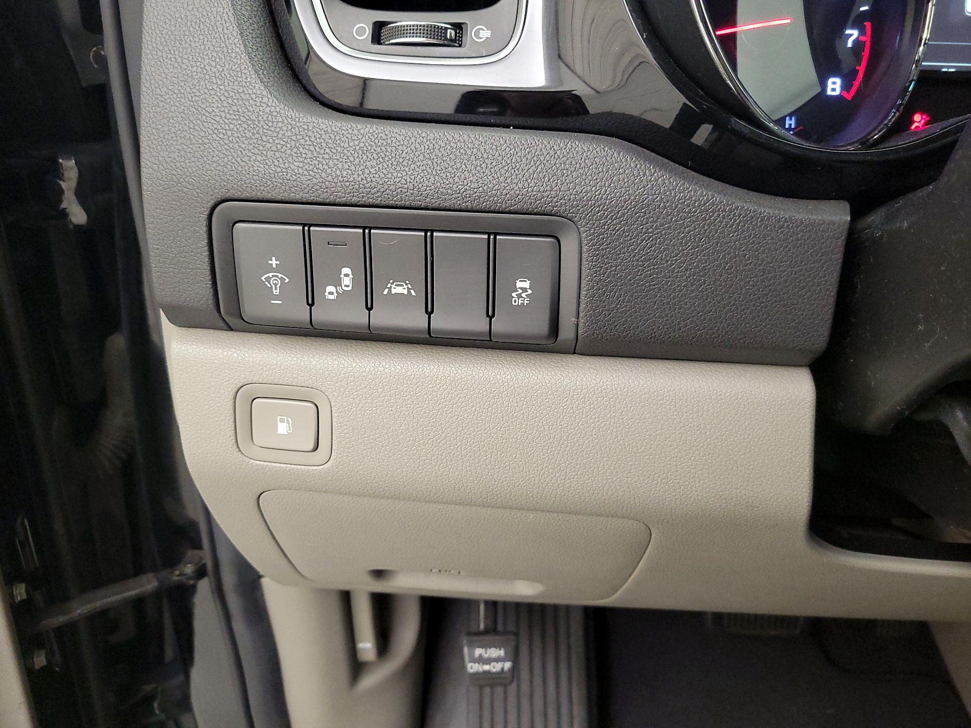 Thumbnail: 2018 Kia Sedona - 13