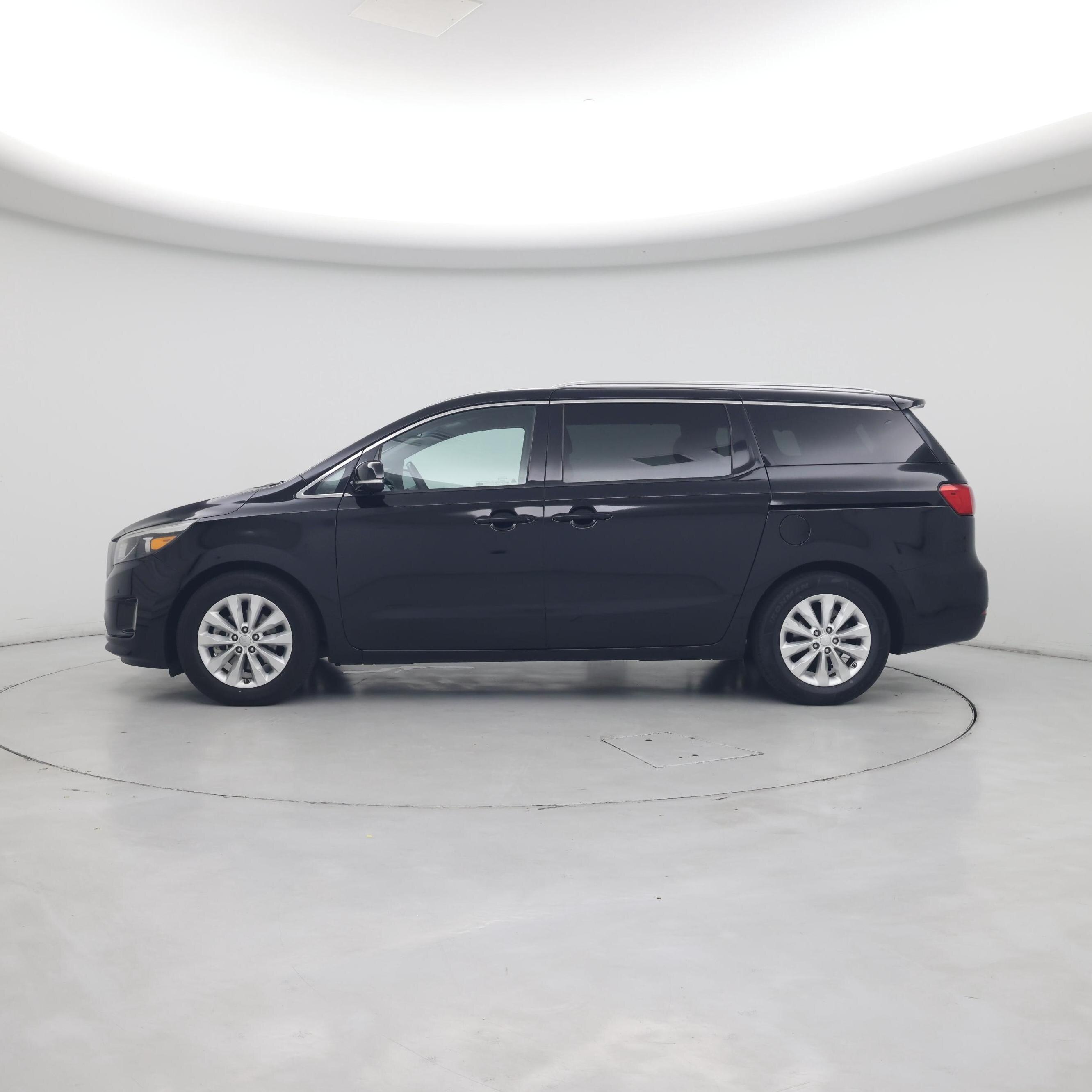 Thumbnail: 2018 Kia Sedona - 3