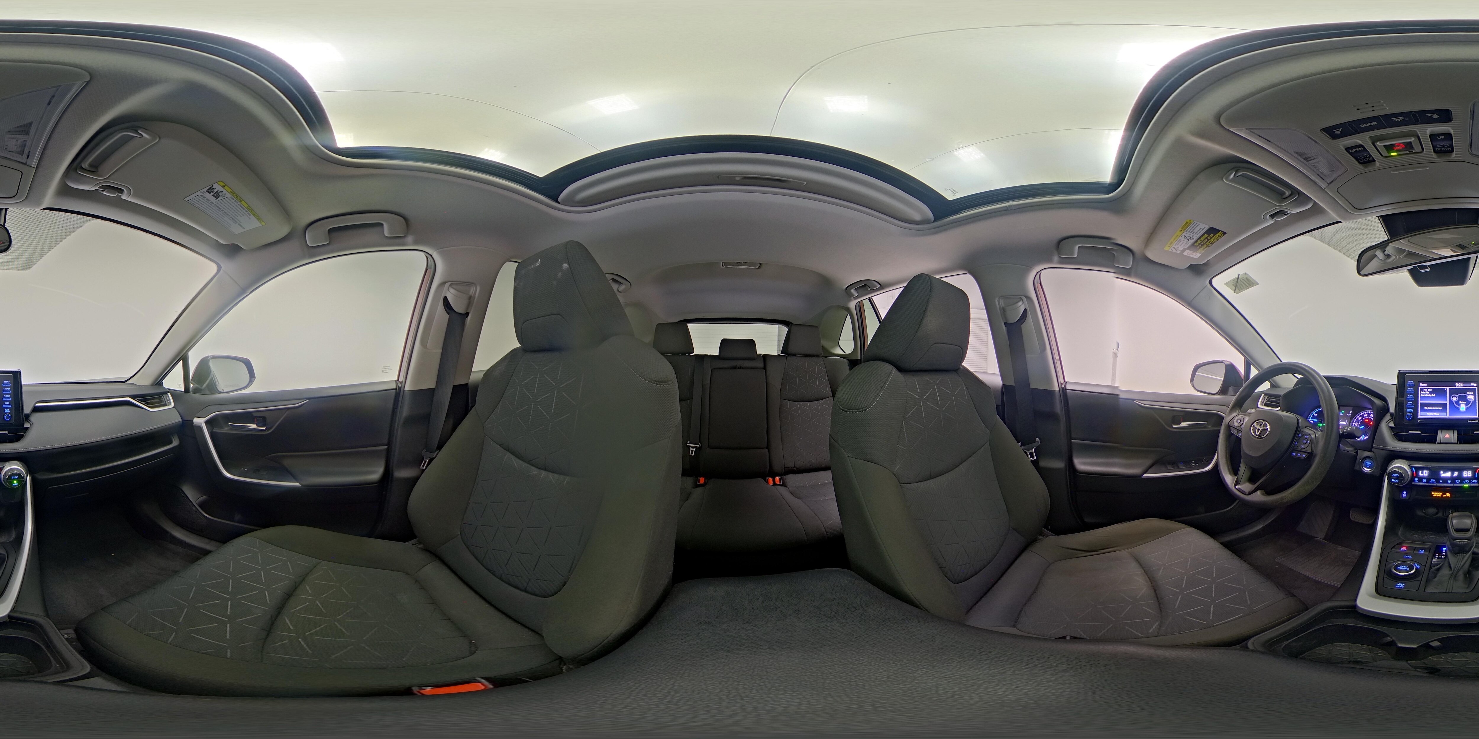 2021 Toyota RAV4 XLE - Photo 25