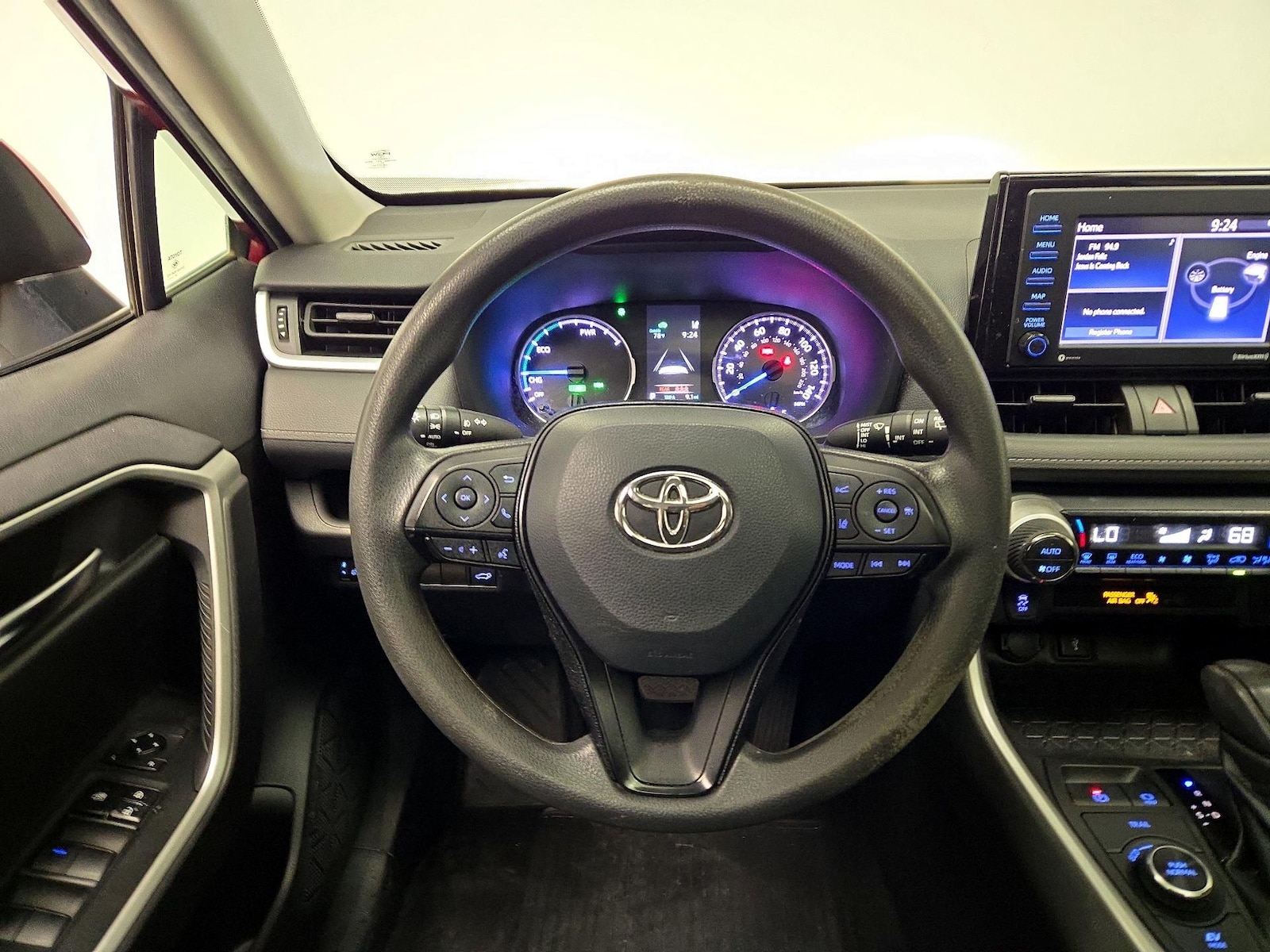 2021 Toyota RAV4 XLE - Photo 11