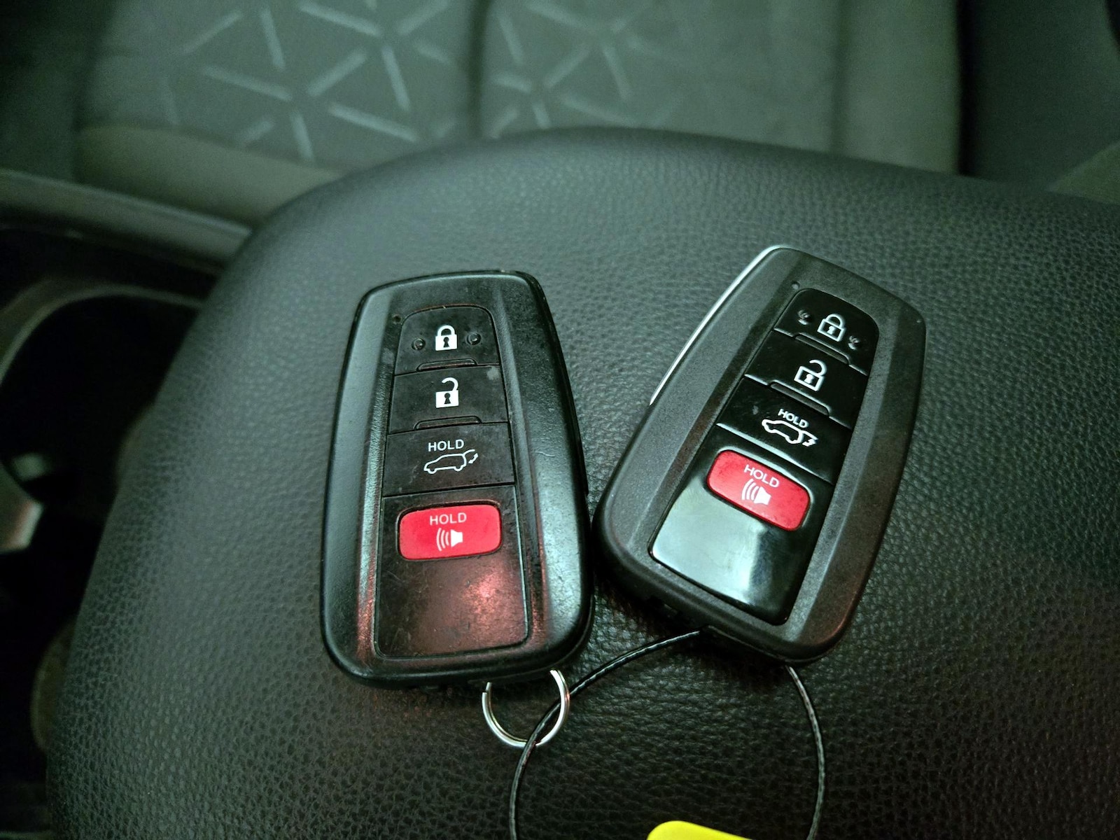 2021 Toyota RAV4 XLE - Photo 24