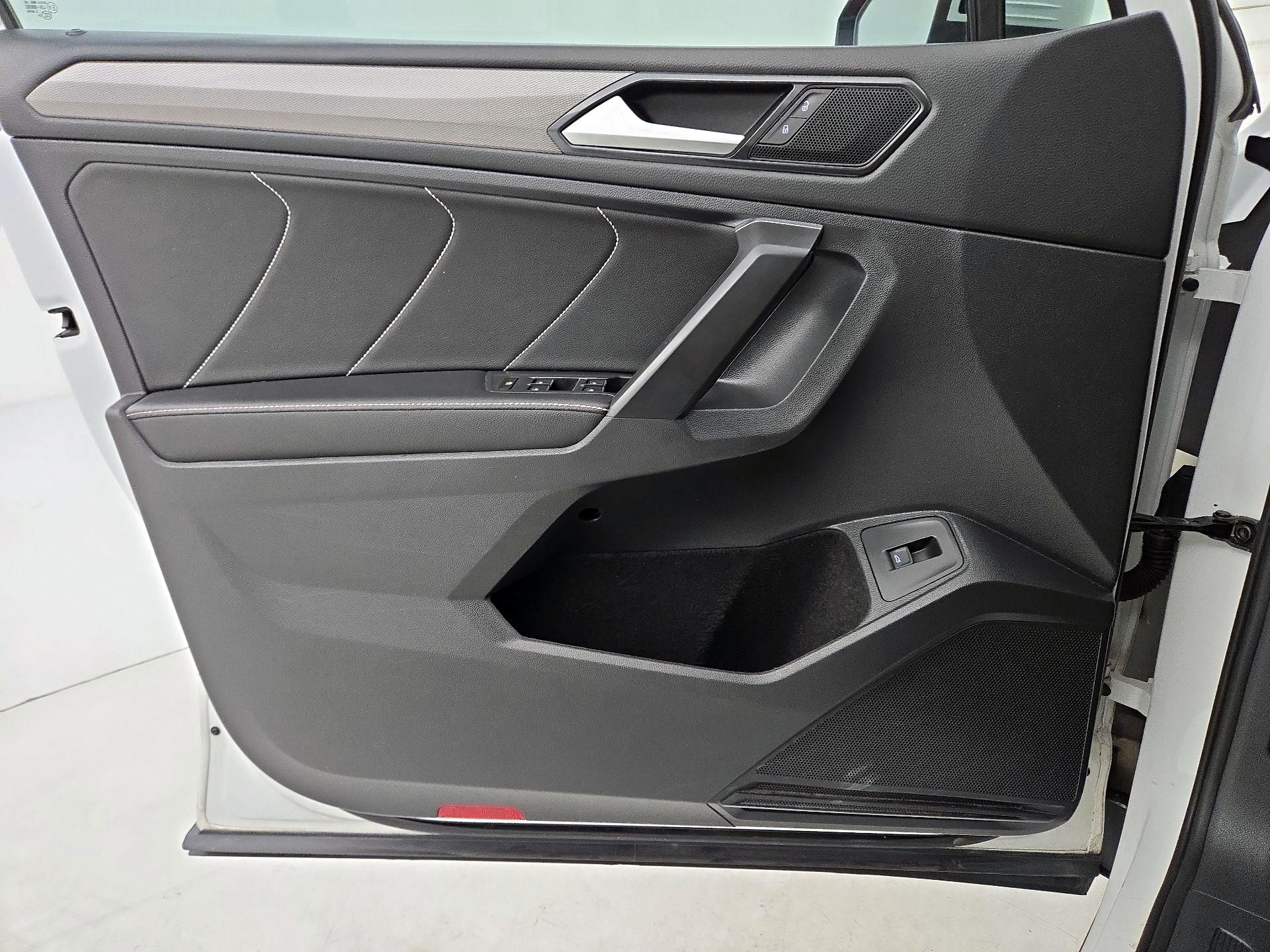 Thumbnail: 2022 Volkswagen Tiguan - 12