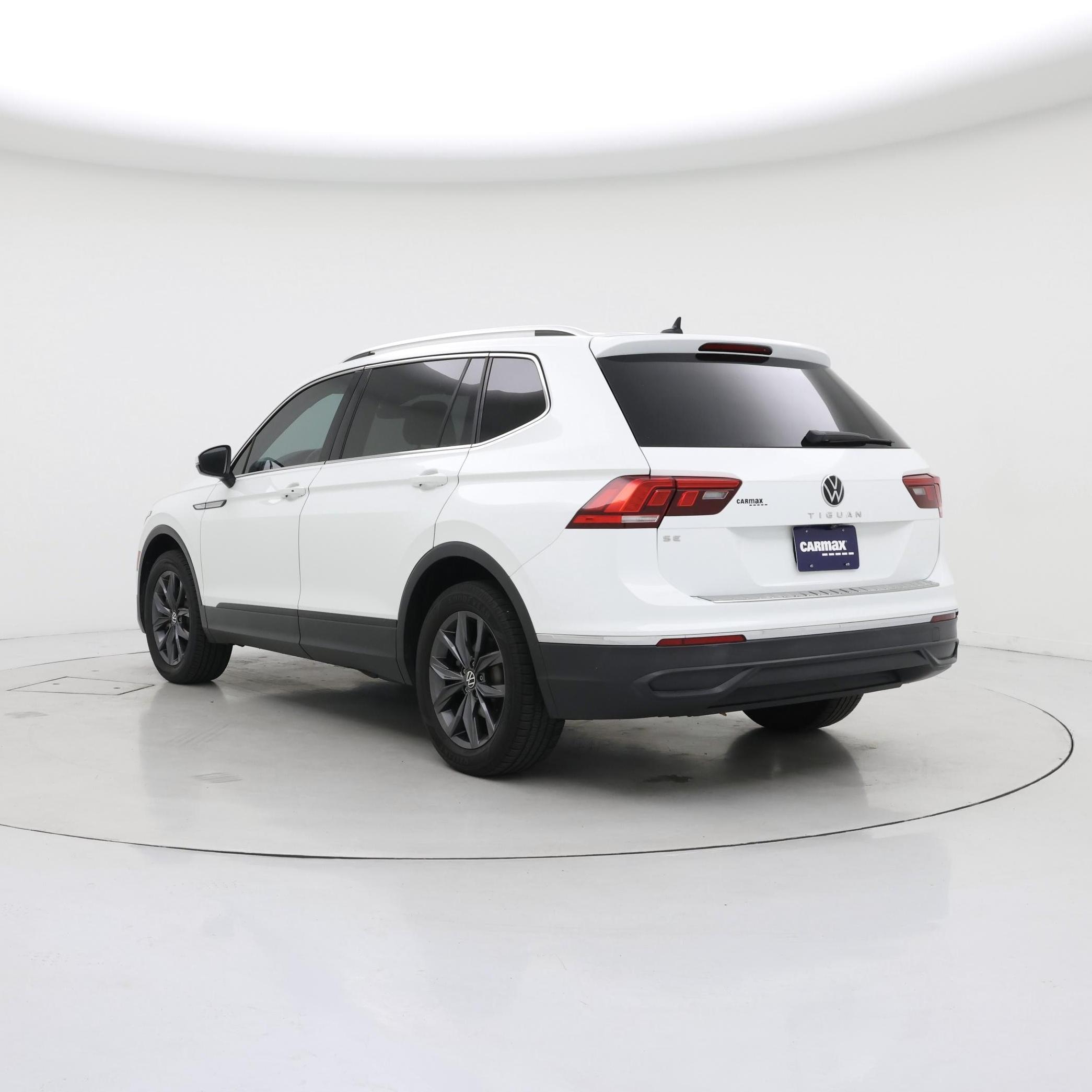 Thumbnail: 2022 Volkswagen Tiguan - 2