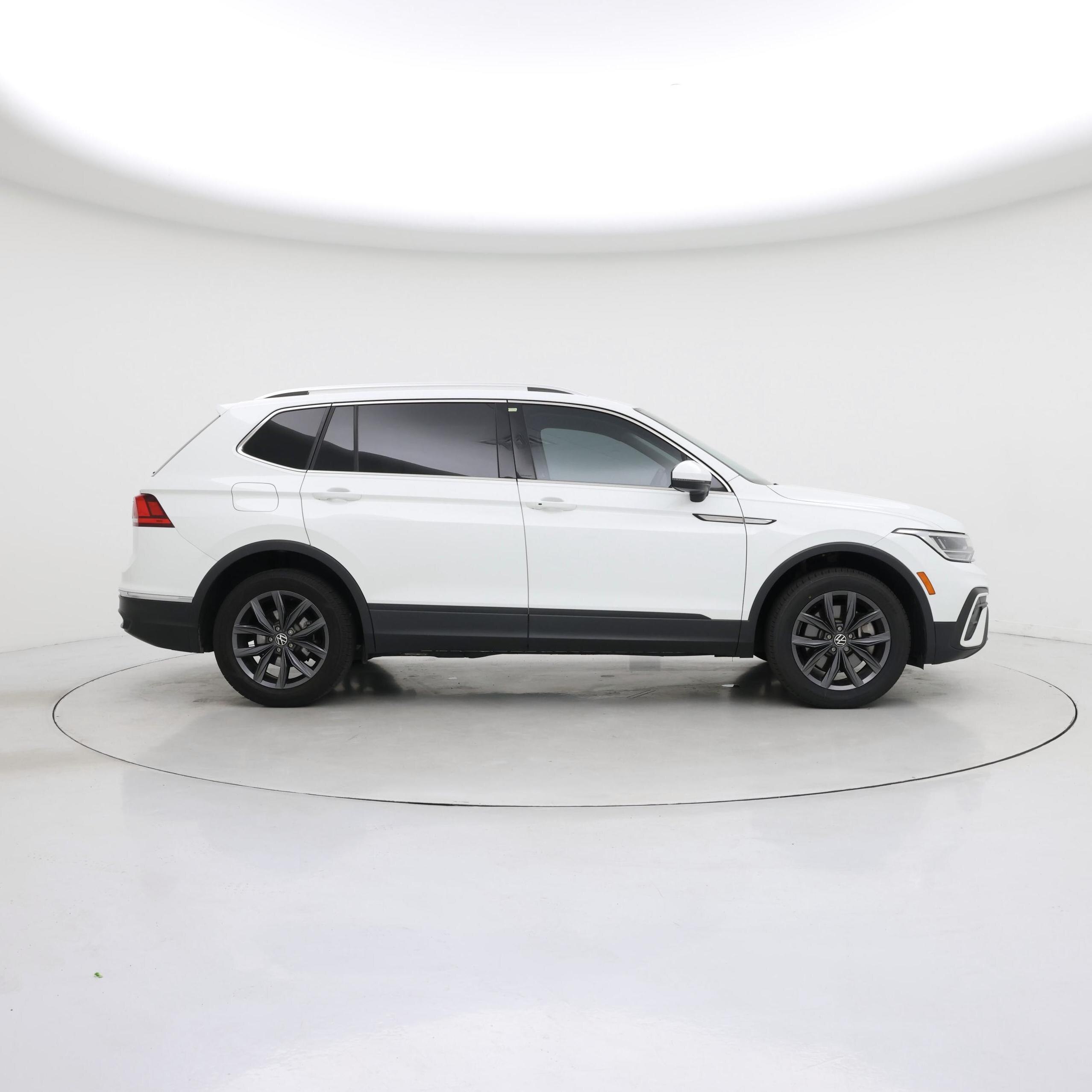 Thumbnail: 2022 Volkswagen Tiguan - 7