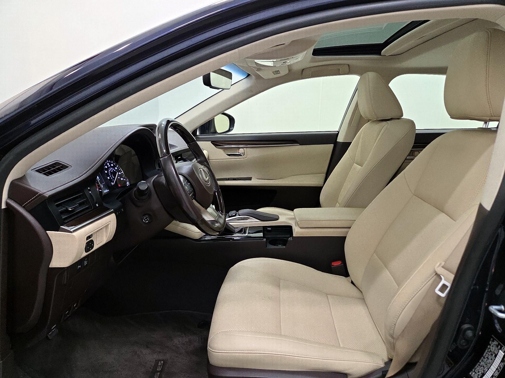 Thumbnail: 2016 Lexus ES - 11