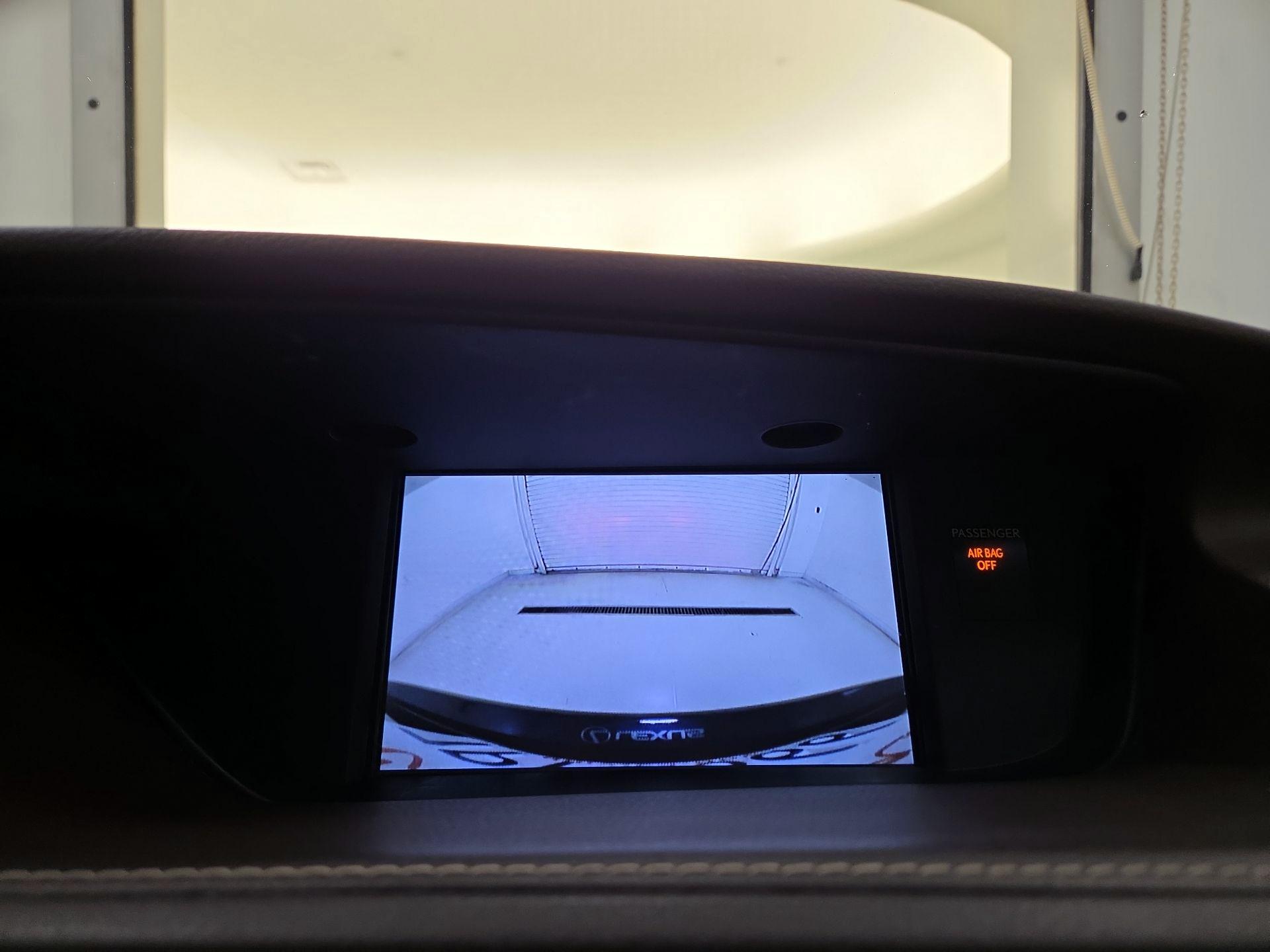 Thumbnail: 2016 Lexus ES - 14