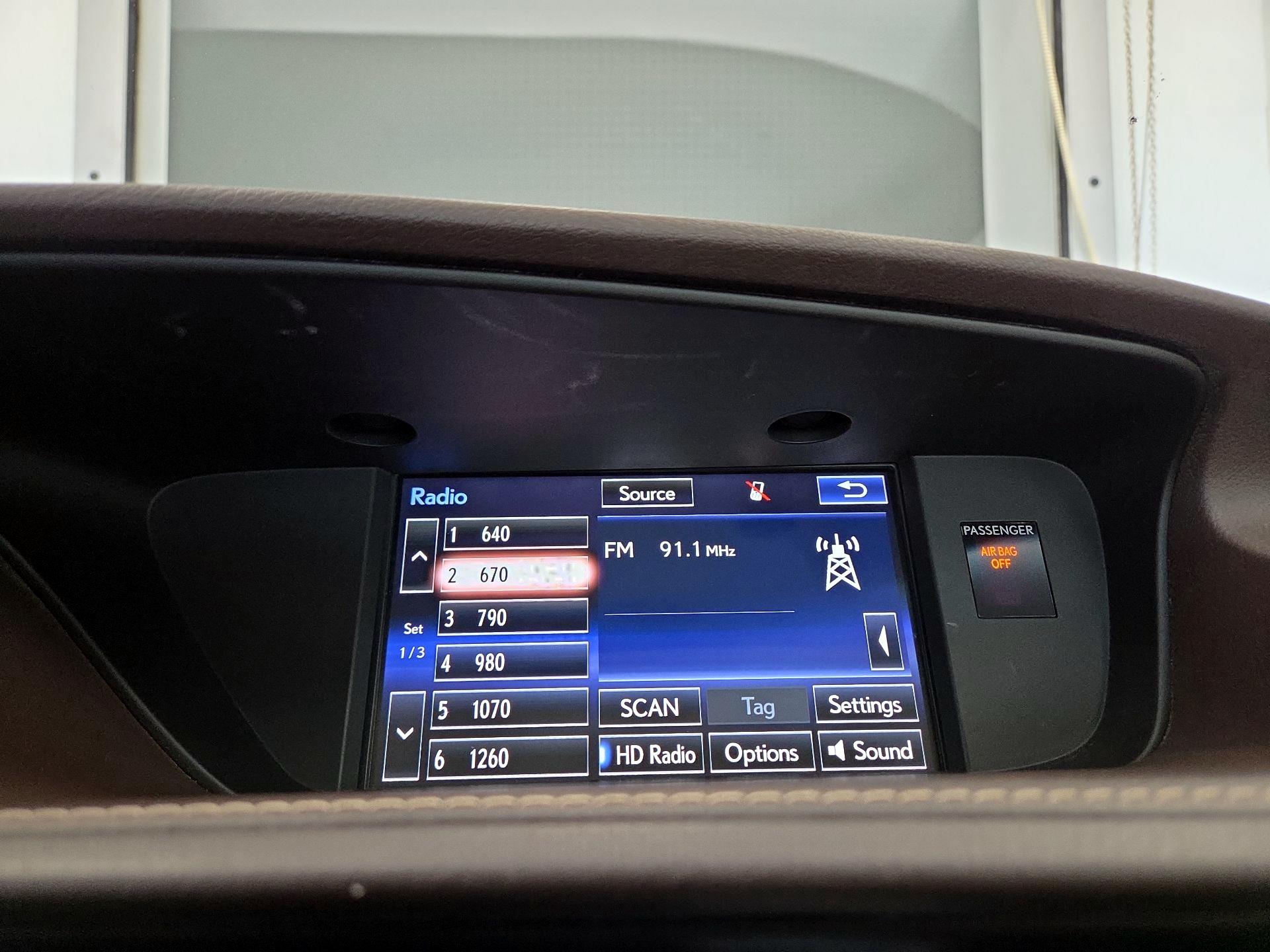 Thumbnail: 2016 Lexus ES - 15