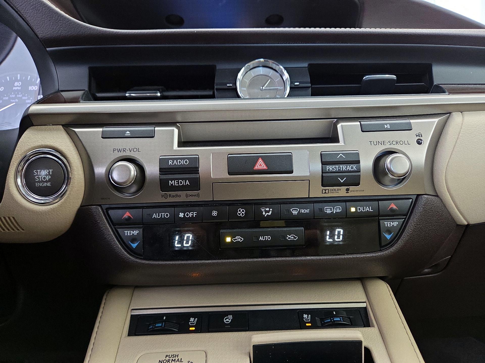 Thumbnail: 2016 Lexus ES - 16