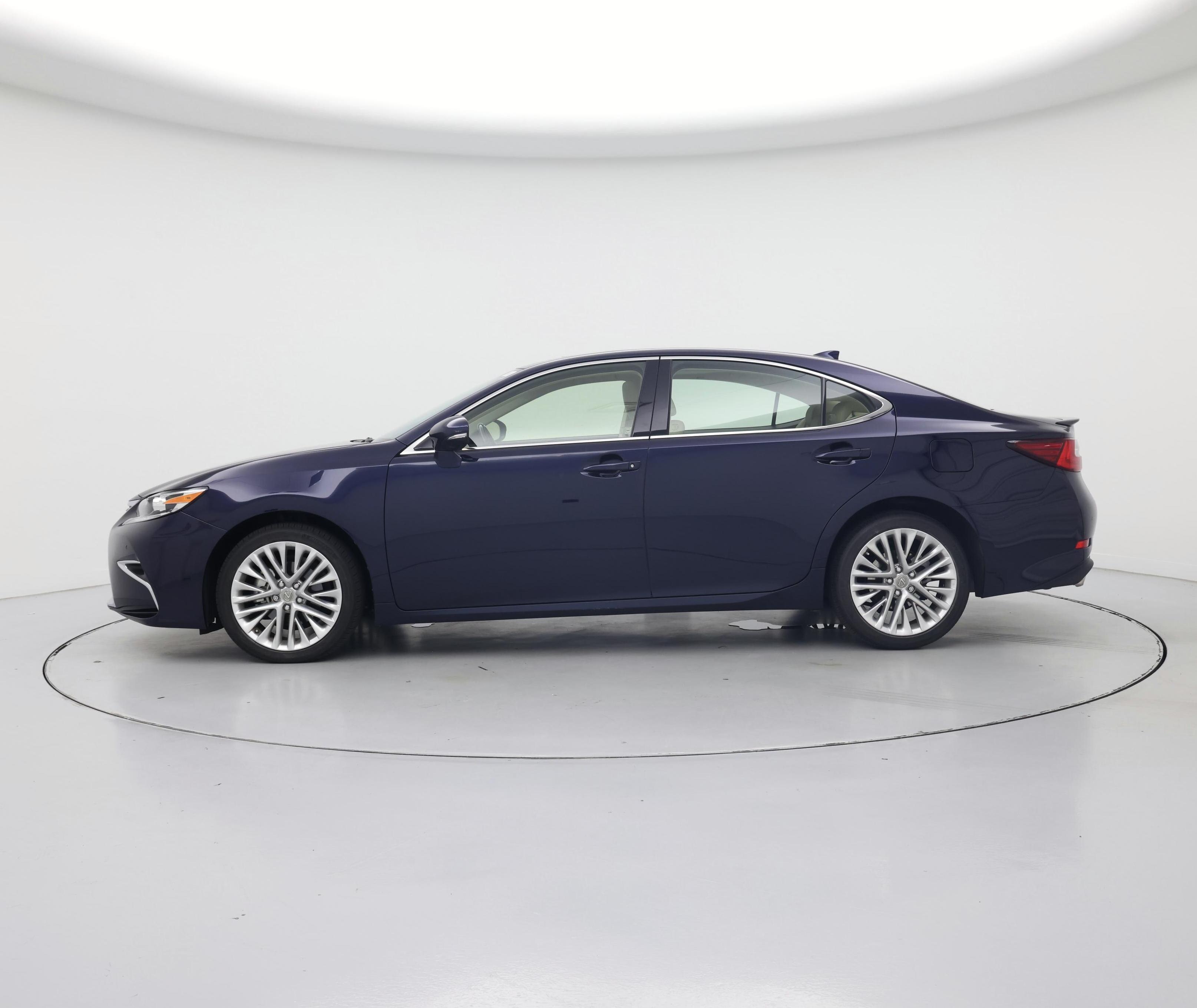 Thumbnail: 2016 Lexus ES - 3