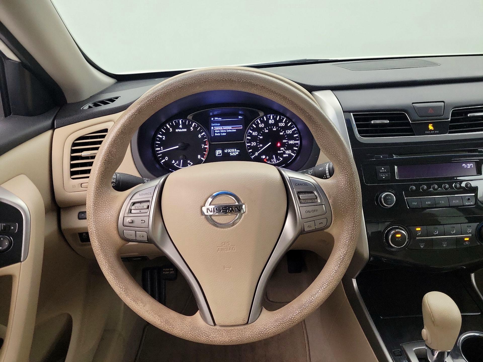 Thumbnail: 2014 Nissan Altima - 10