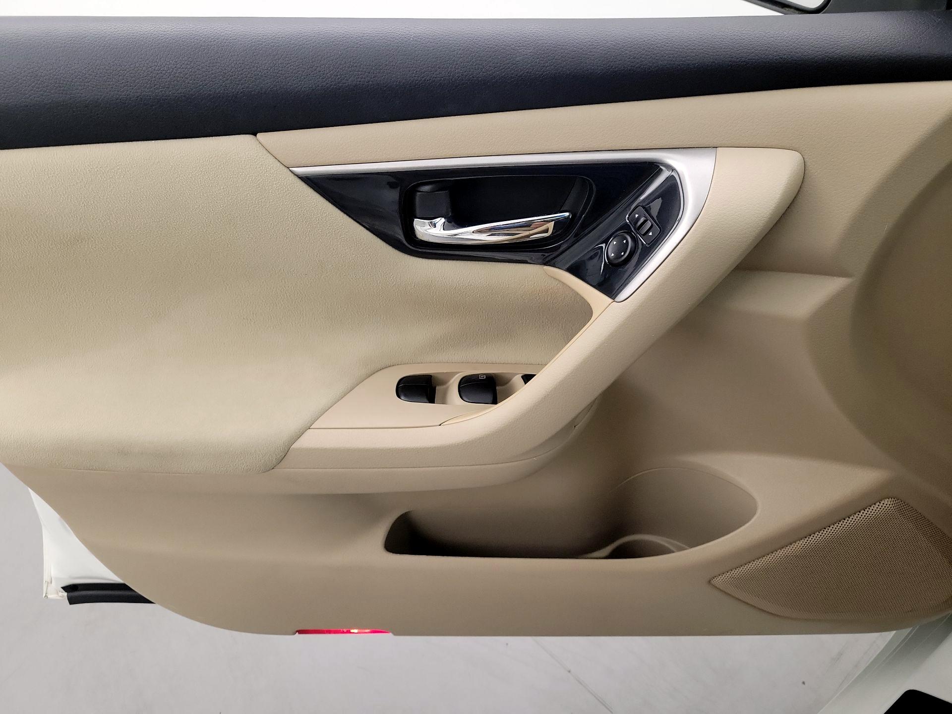 Thumbnail: 2014 Nissan Altima - 12