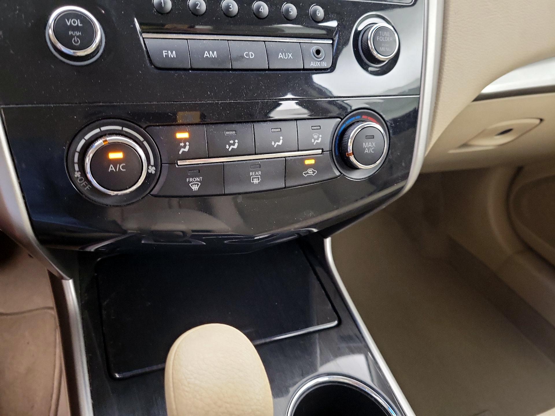 Thumbnail: 2014 Nissan Altima - 15