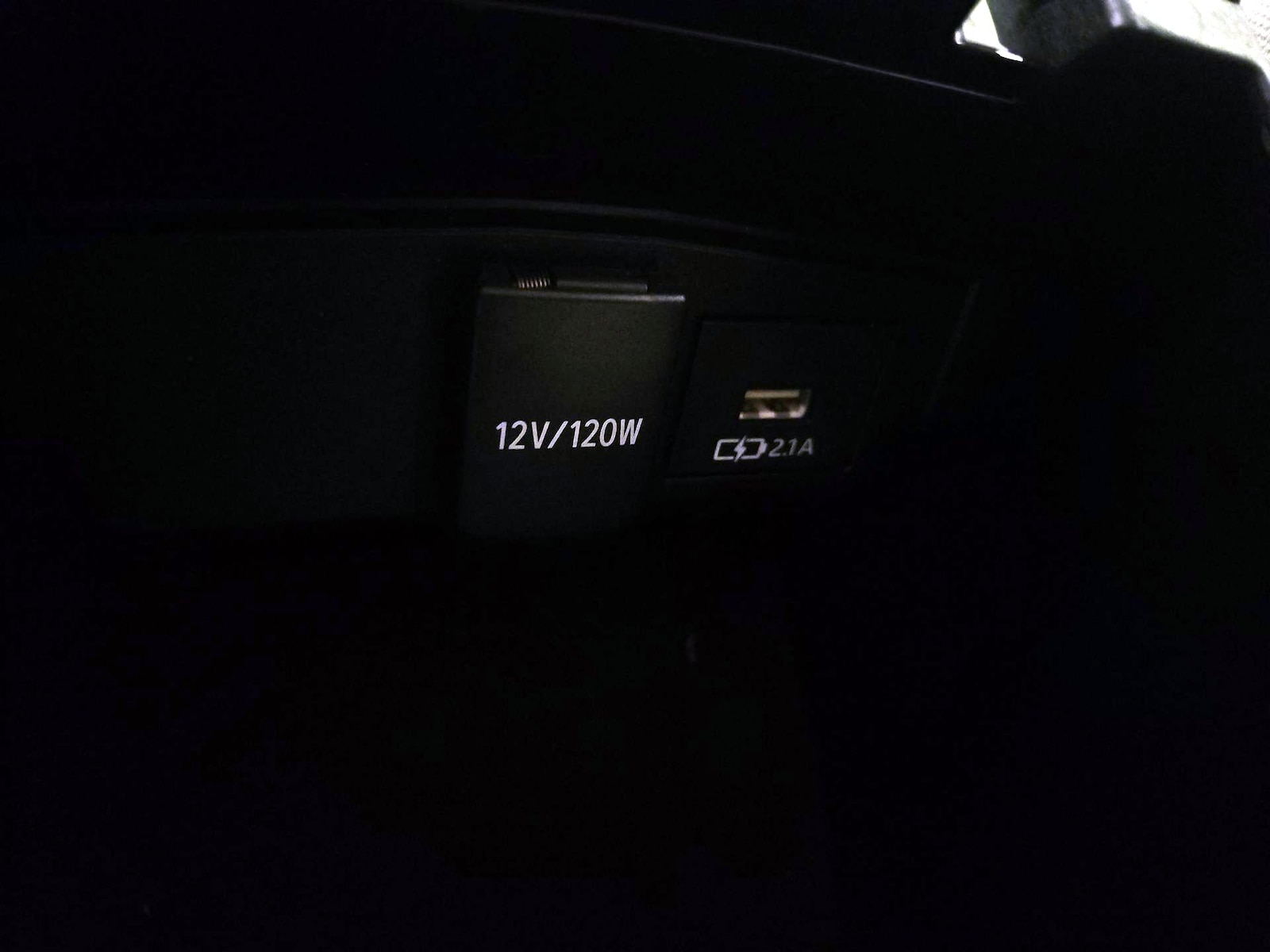 2020 Toyota Corolla LE - Photo 19