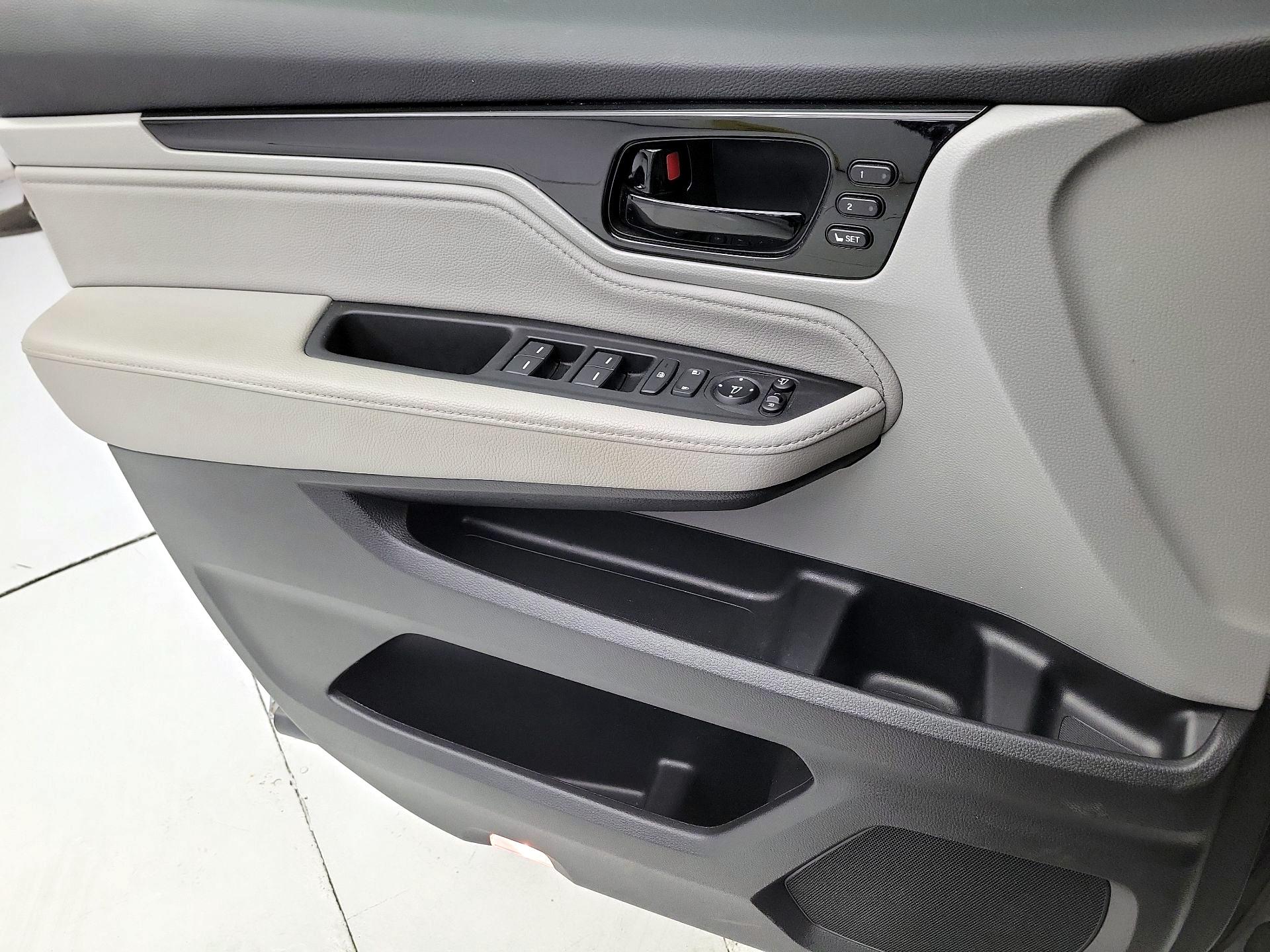 Thumbnail: 2023 Honda Odyssey - 12