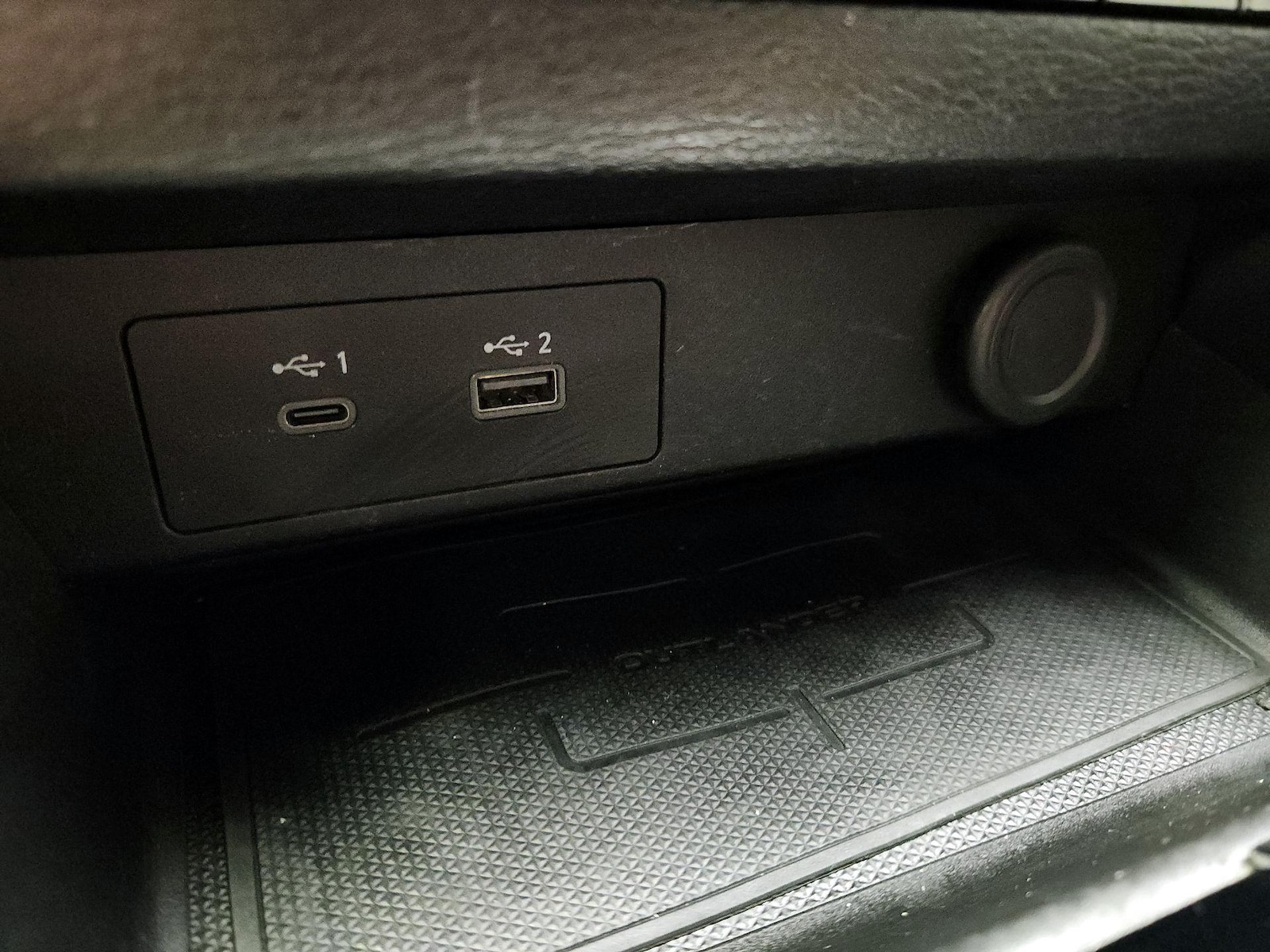 2023 Mitsubishi Outlander ES - Photo 17