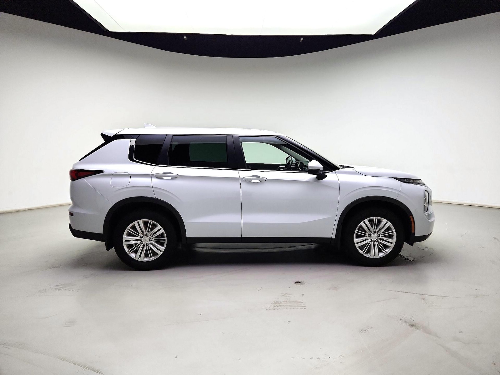 2023 Mitsubishi Outlander ES - Photo 4