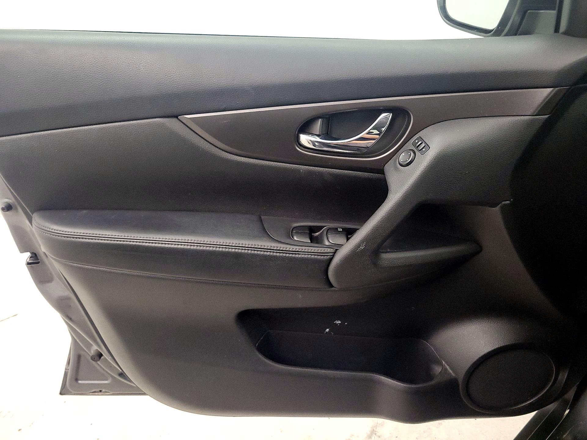 Thumbnail: 2014 Nissan Rogue - 10