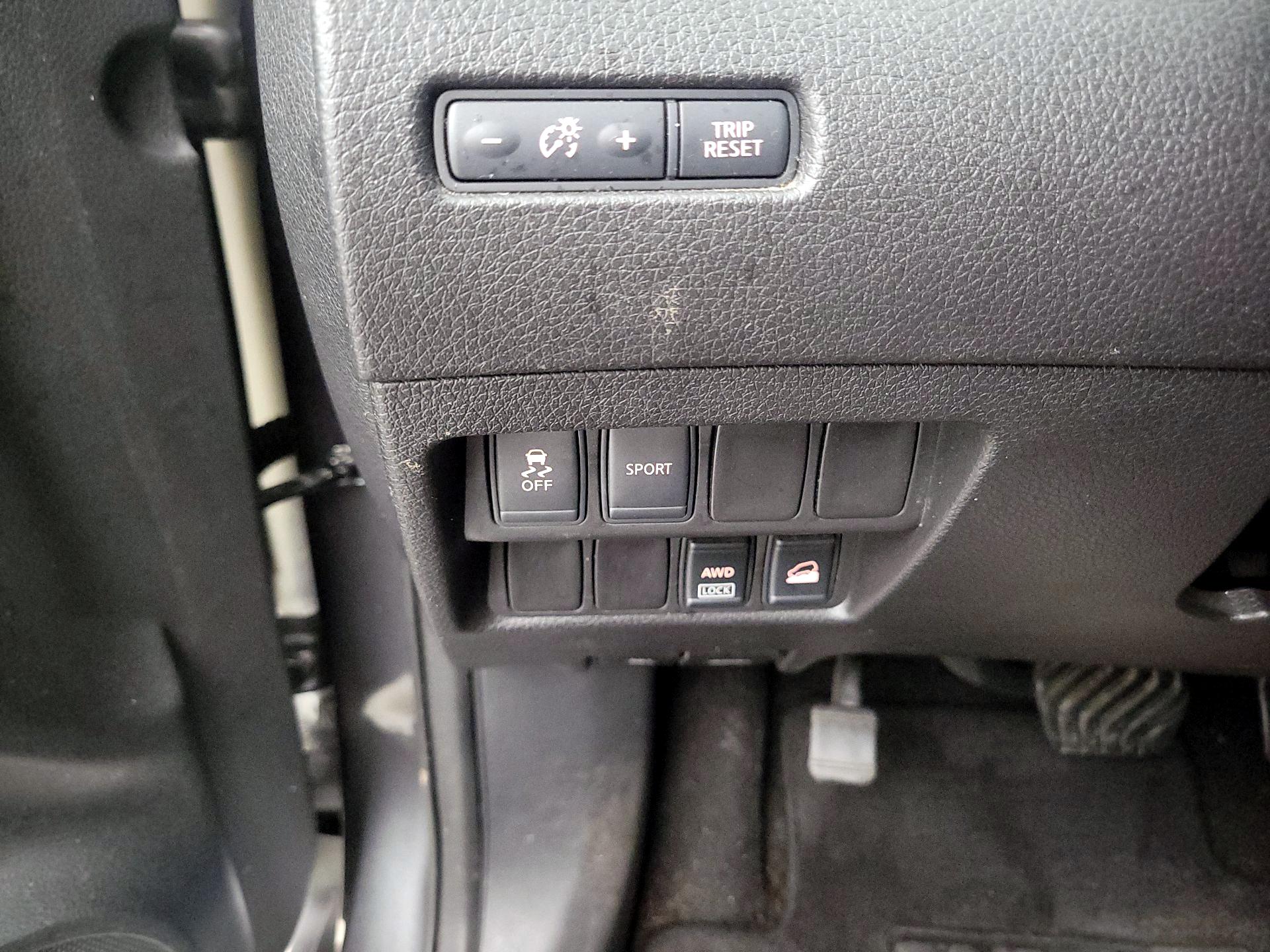 Thumbnail: 2014 Nissan Rogue - 11