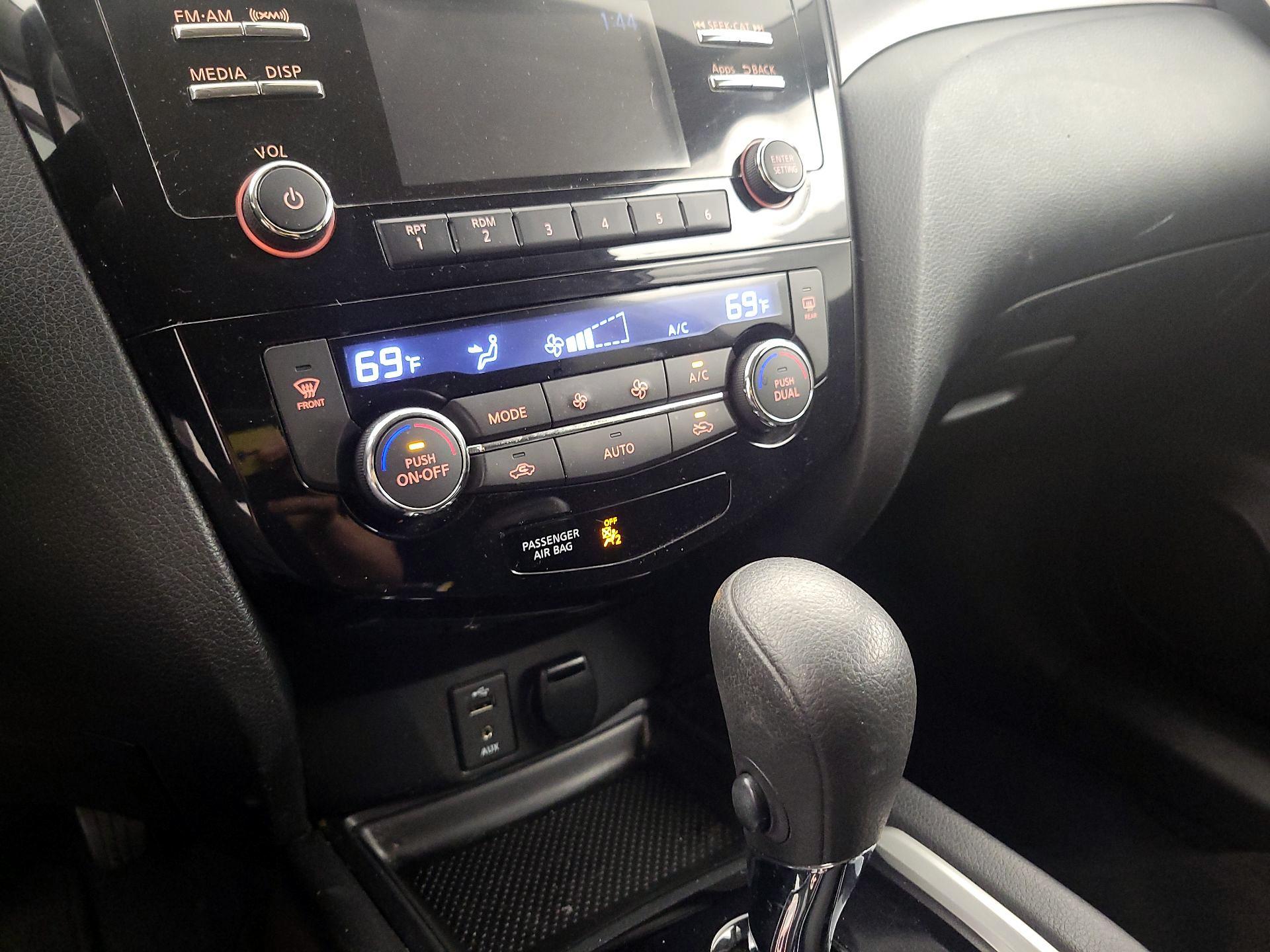 Thumbnail: 2014 Nissan Rogue - 14