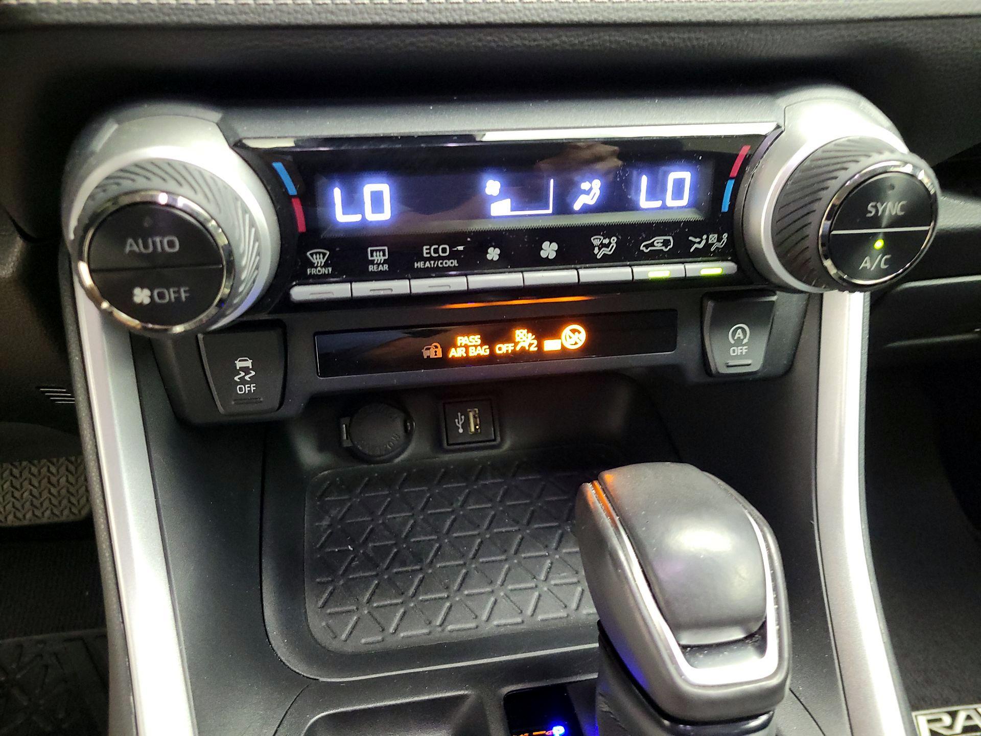 Thumbnail: 2024 Toyota RAV4 - 17
