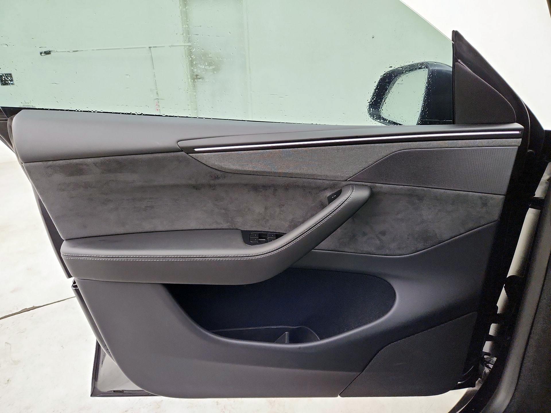 Thumbnail: 2026 Tesla Model Y - 12