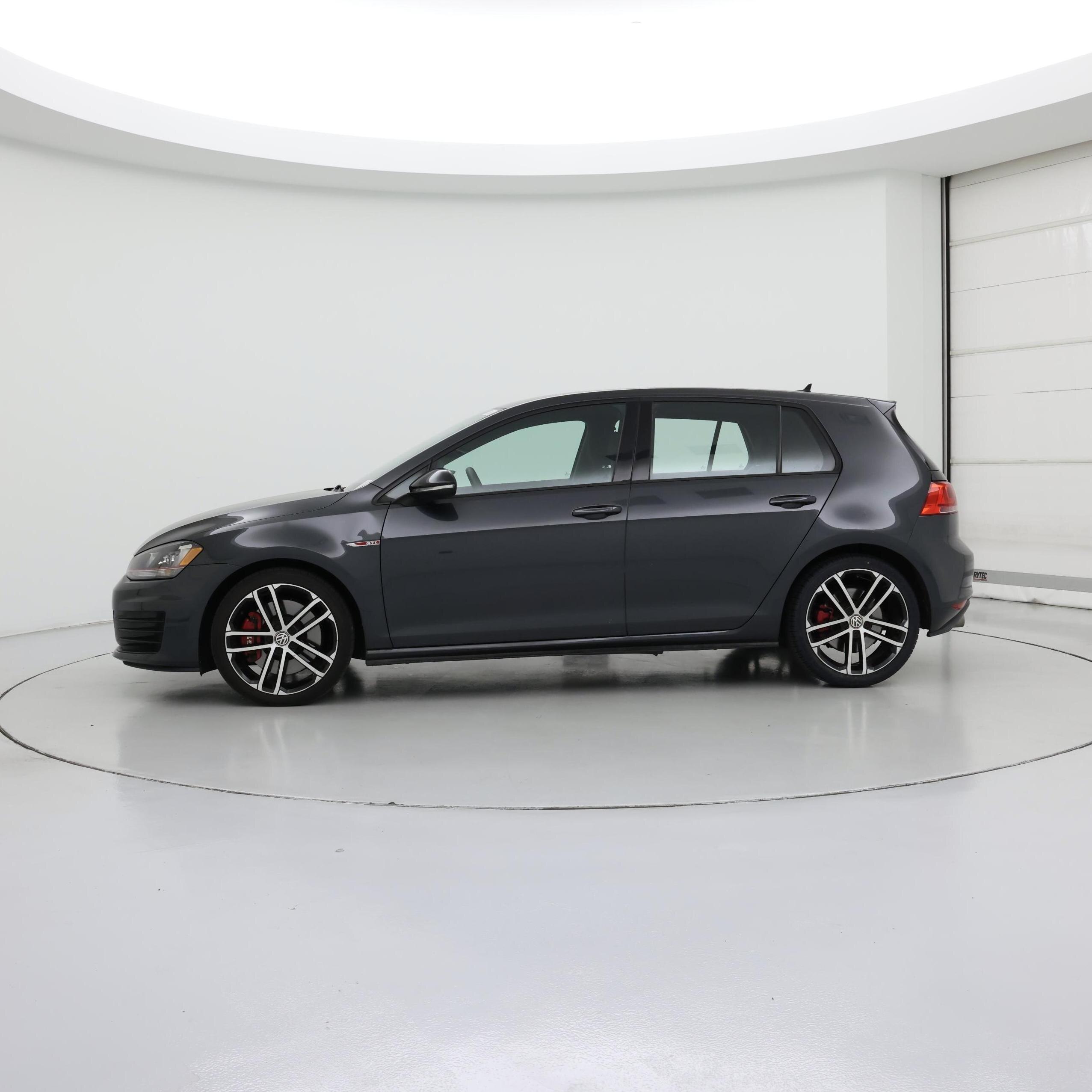 Thumbnail: 2017 Volkswagen Golf - 3