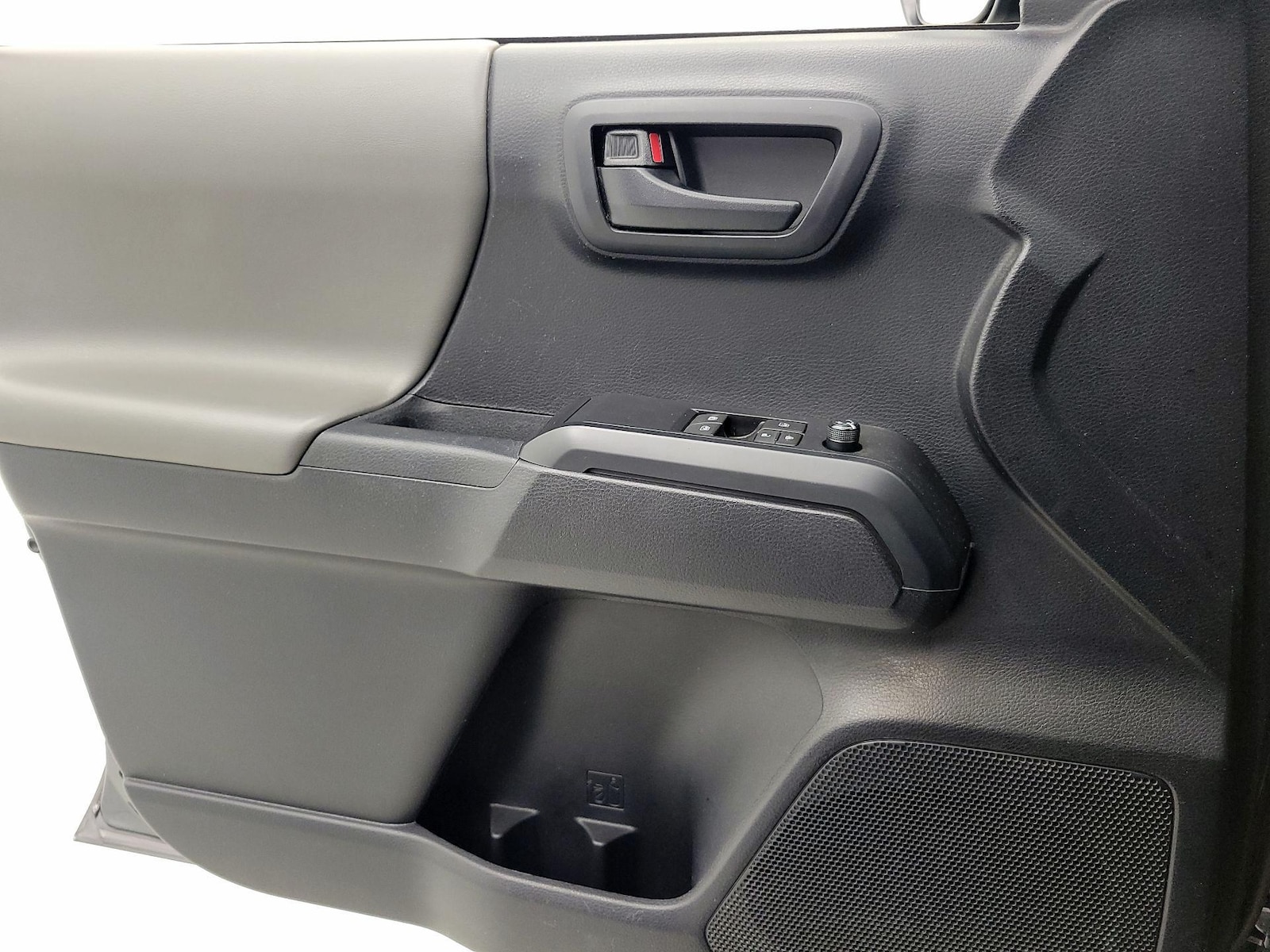 2020 Toyota Tacoma SR - Photo 13
