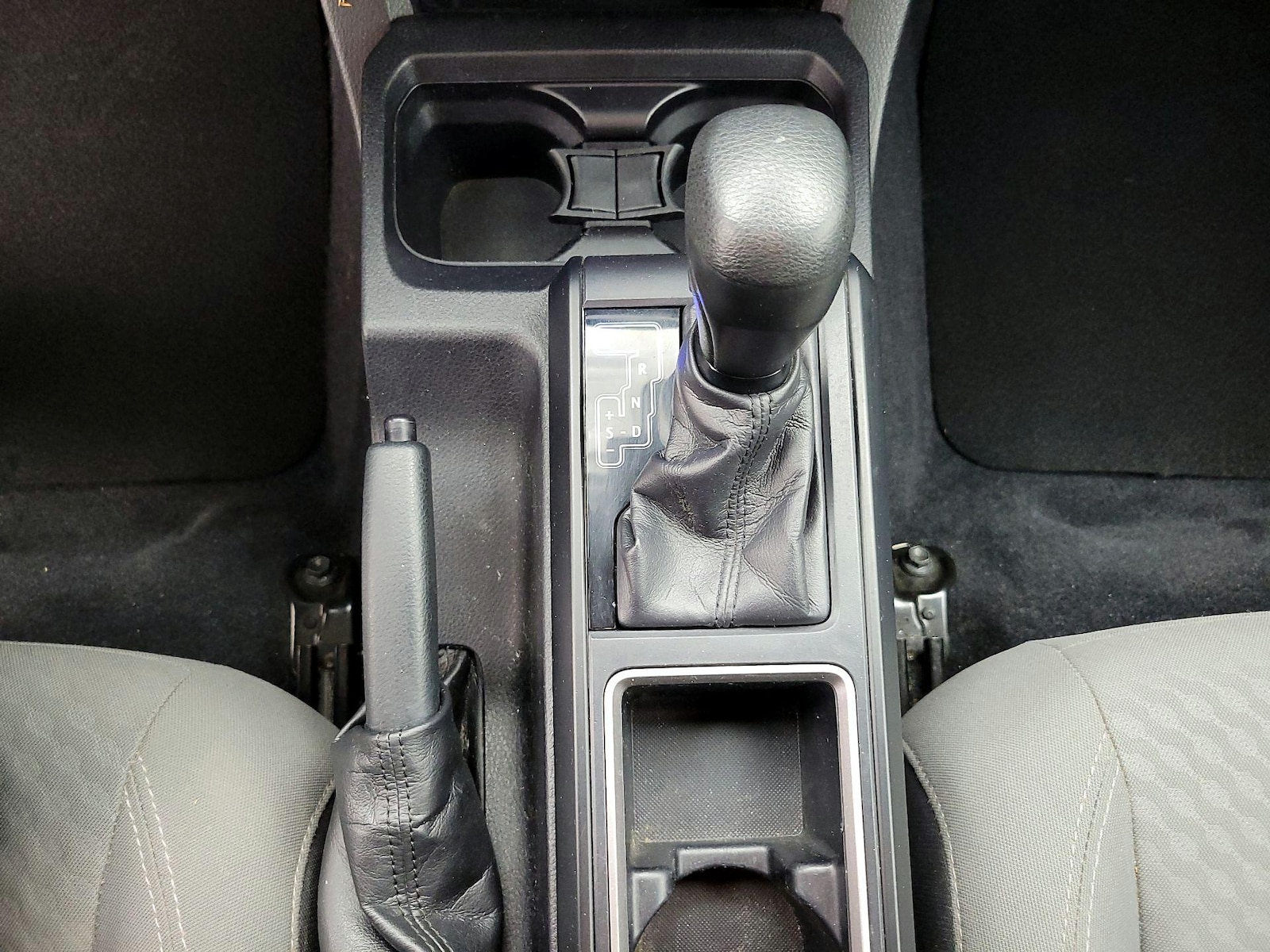 2020 Toyota Tacoma SR - Photo 18