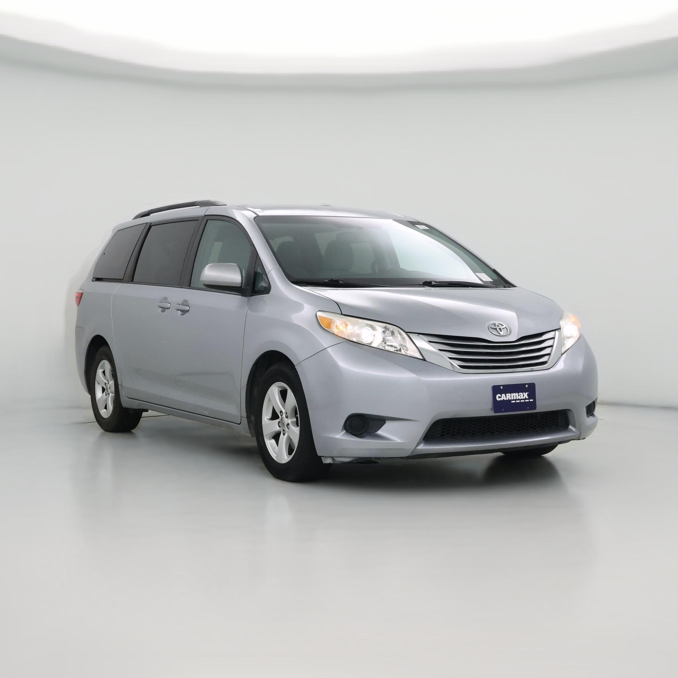 Thumbnail: 2015 Toyota Sienna - 1