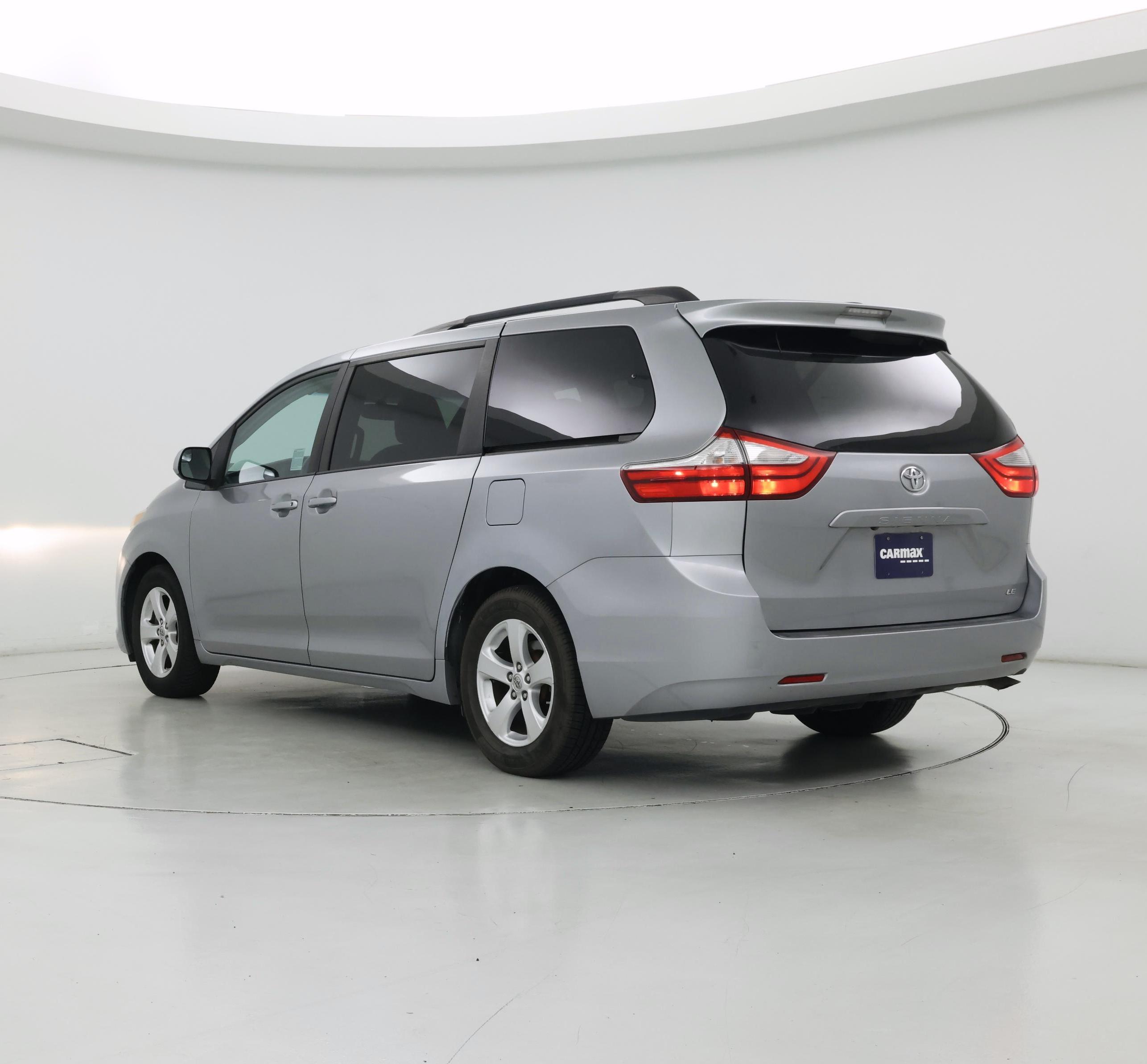 Thumbnail: 2015 Toyota Sienna - 2